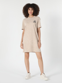 Платье-футболка Colin’s модель CL1059097_Q1.V1_BEI Фото