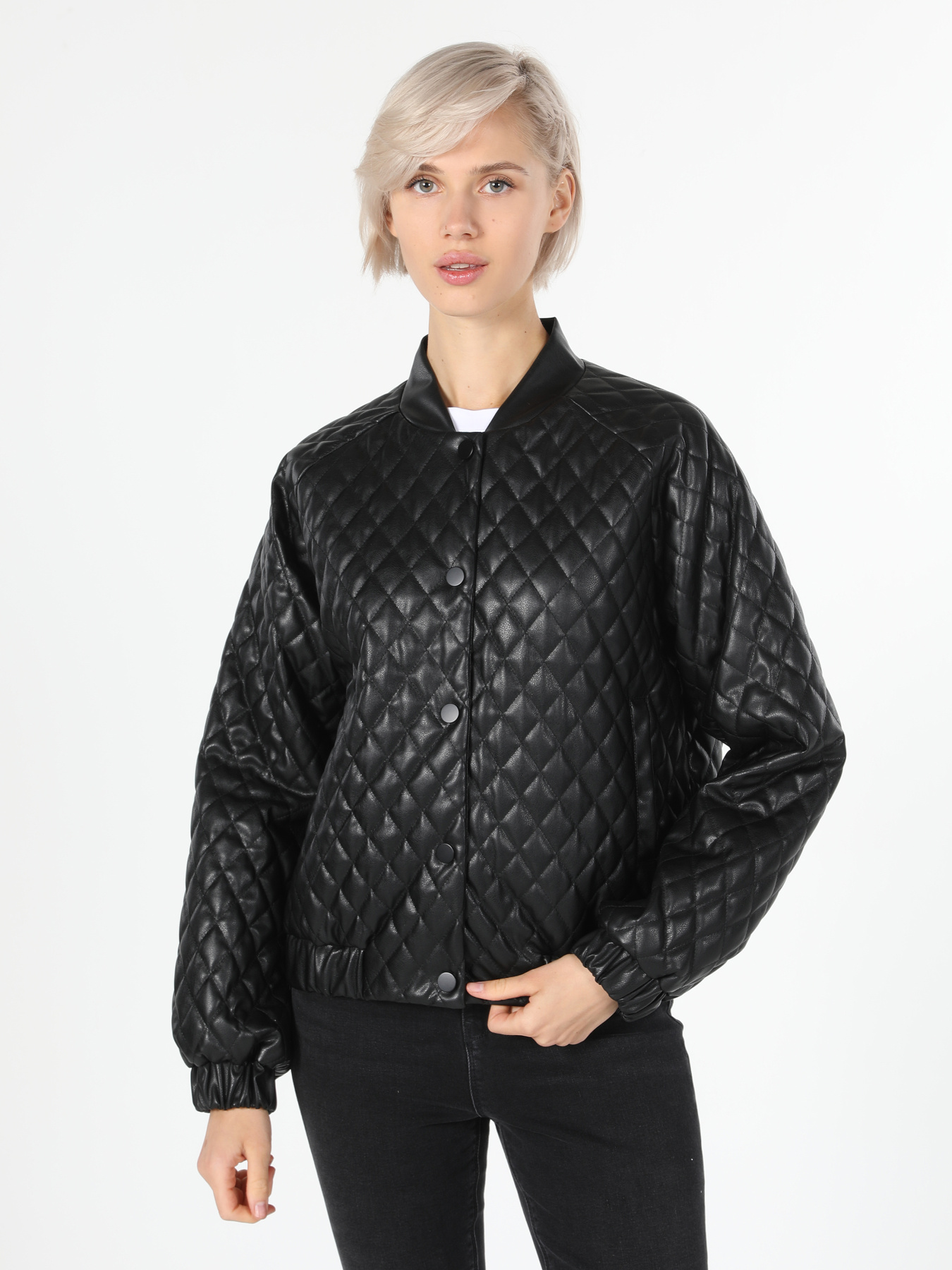 Куртки и дубленки Colin’s модель CL1060235_Q1.V1_BLK Куртки и дубленки Colin’s модель CL1060235_Q1.V1_BLK Фото