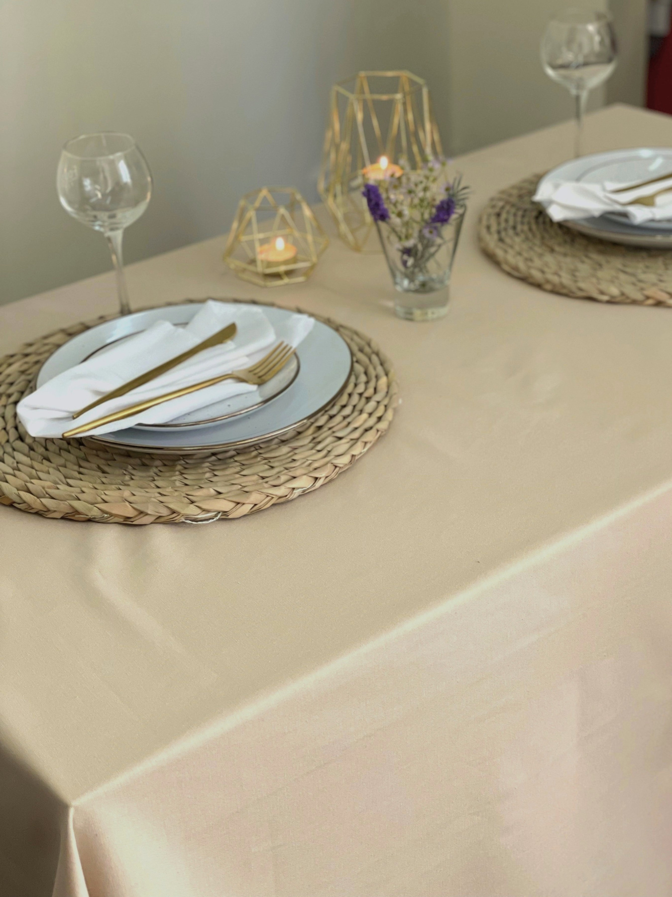 Скатертина столова із брудо- та водовідштовхувальною дією бежевого кольору однотонна Ecotton модель 23131 Фото