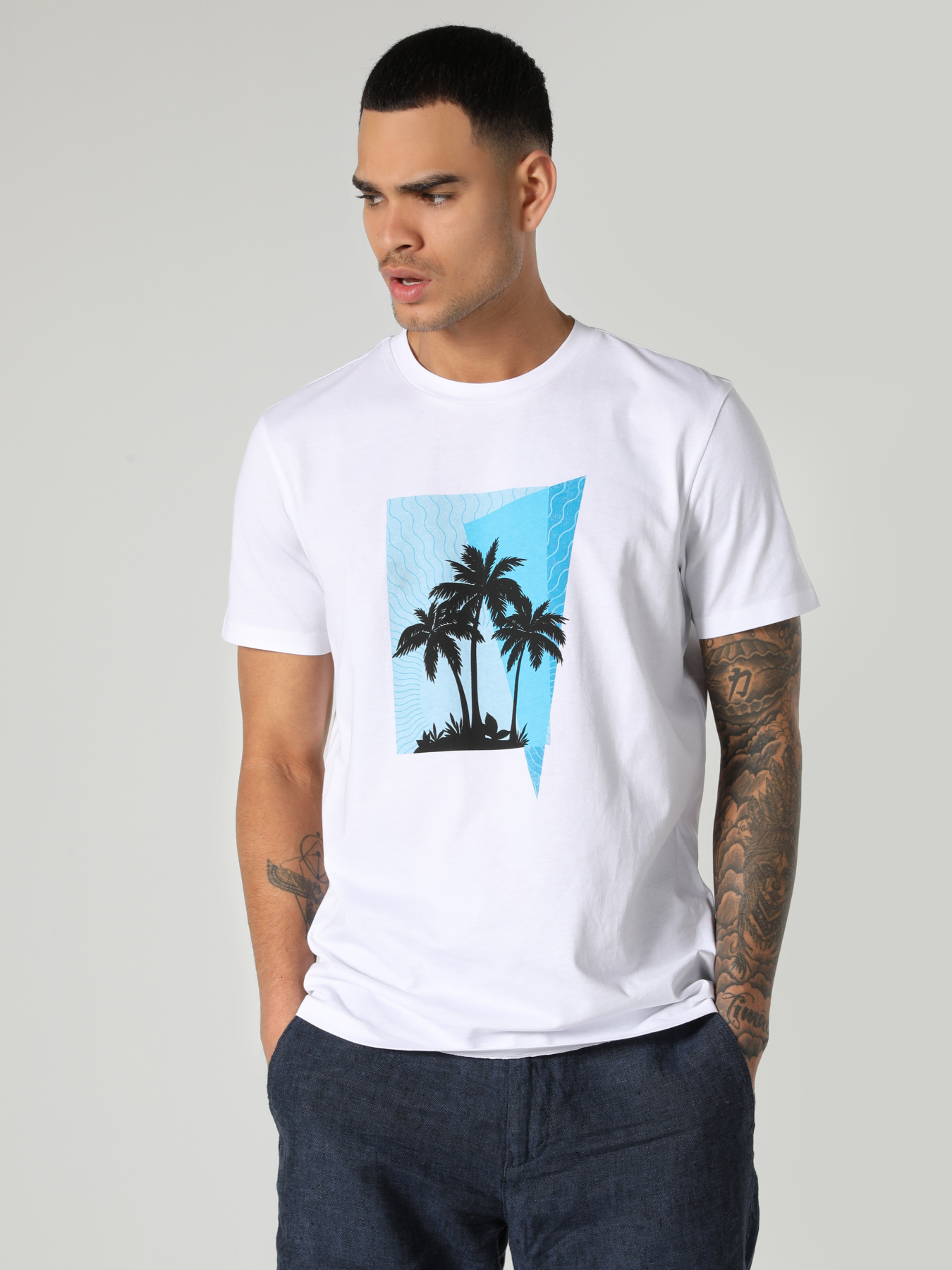 Футболки и поло Colin’s модель CL1063695_Q1.V1_WHT Футболки и поло Colin’s модель CL1063695_Q1.V1_WHT Фото