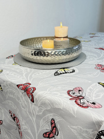 Скатертина столова із брудо- та водовідштовхувальною дією світло-сірого кольору з метеликами Ecotton модель 24033 Фото