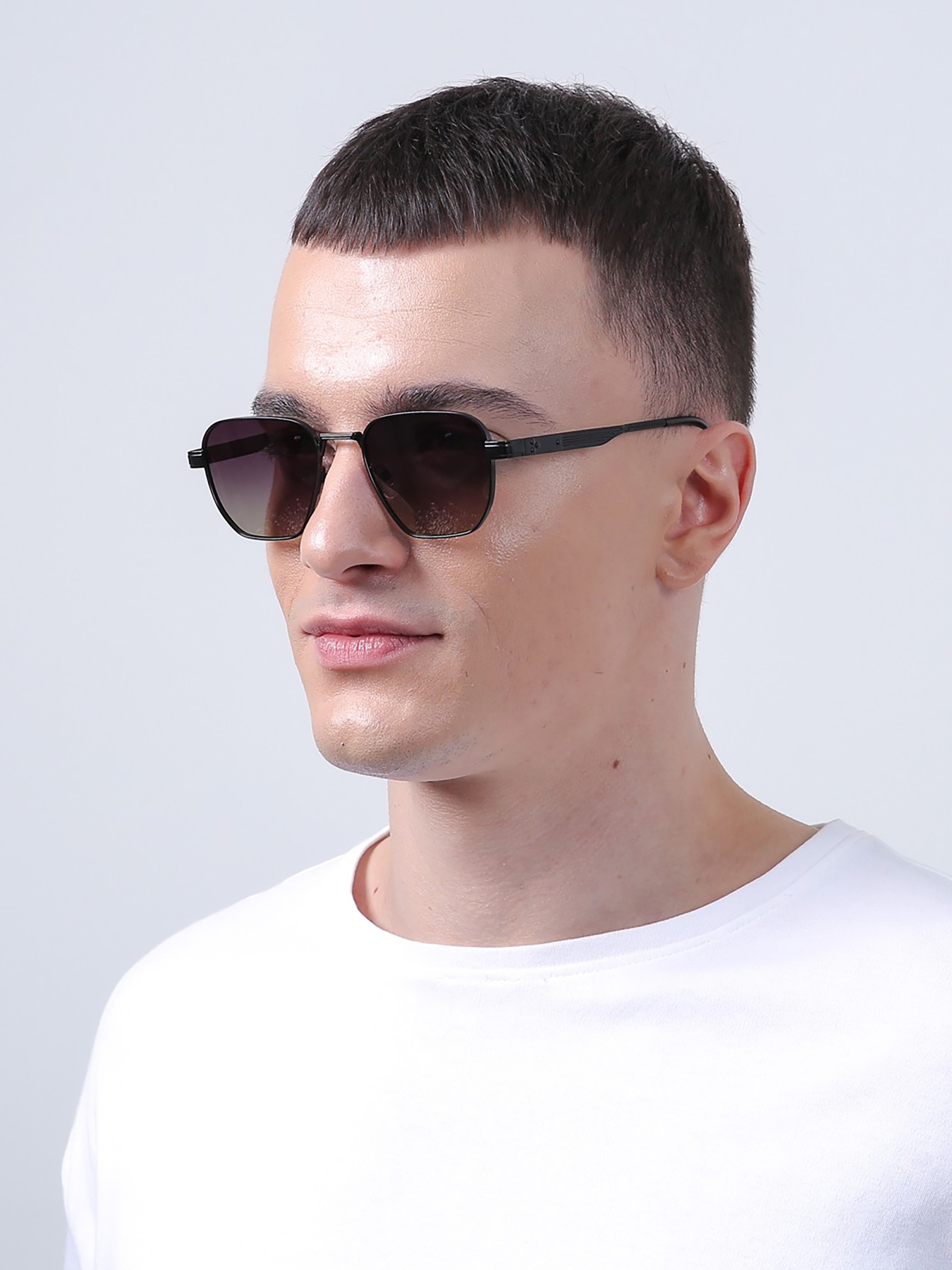 Солнцезащитные очки LuckyLOOK модель LL2933534727663 Солнцезащитные очки LuckyLOOK модель LL2933534727663 Фото