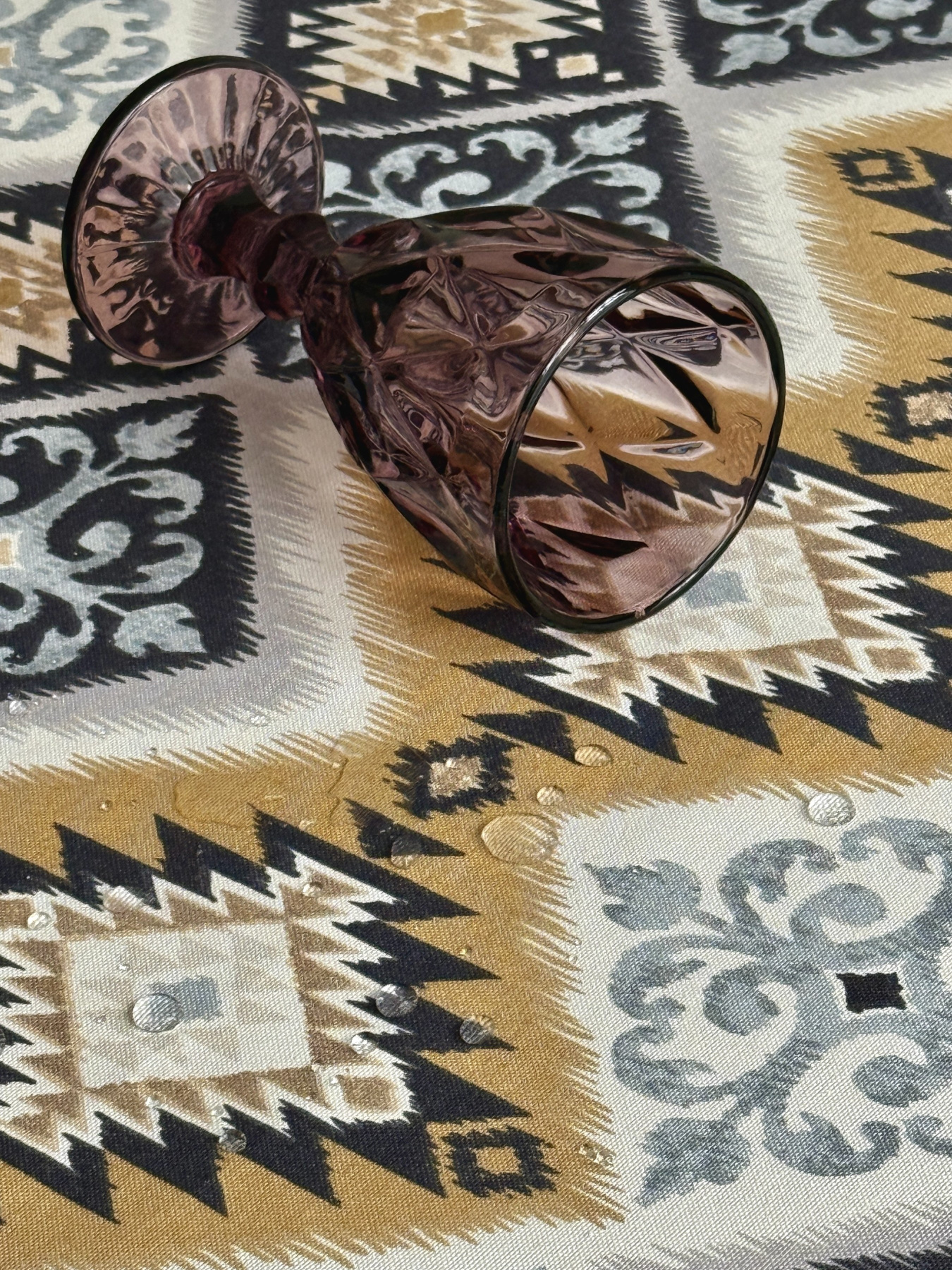 Скатертина столова із брудо- та водовідштовхувальною дією в етно стилі синьо-жовтого кольору Ecotton модель 25019 Фото