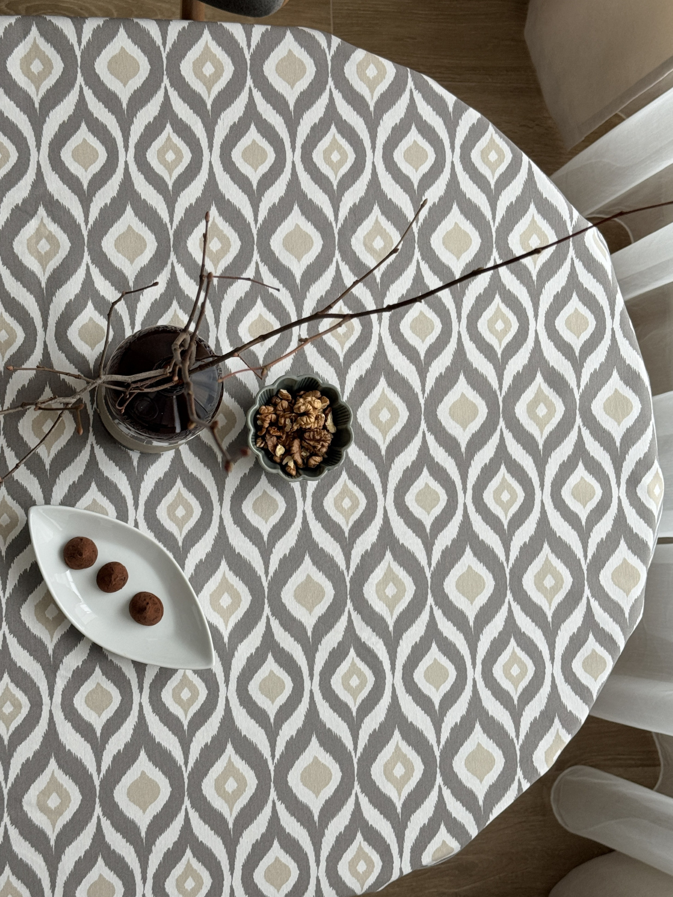 Скатерть столовая с грязе- и водоотталкивающим действием в етно стиле серого цвета Ecotton модель 25033 Фото