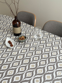 Скатертина столова із брудо- та водовідштовхувальною дією в етно стилі сірого кольору Ecotton модель 25033 Фото