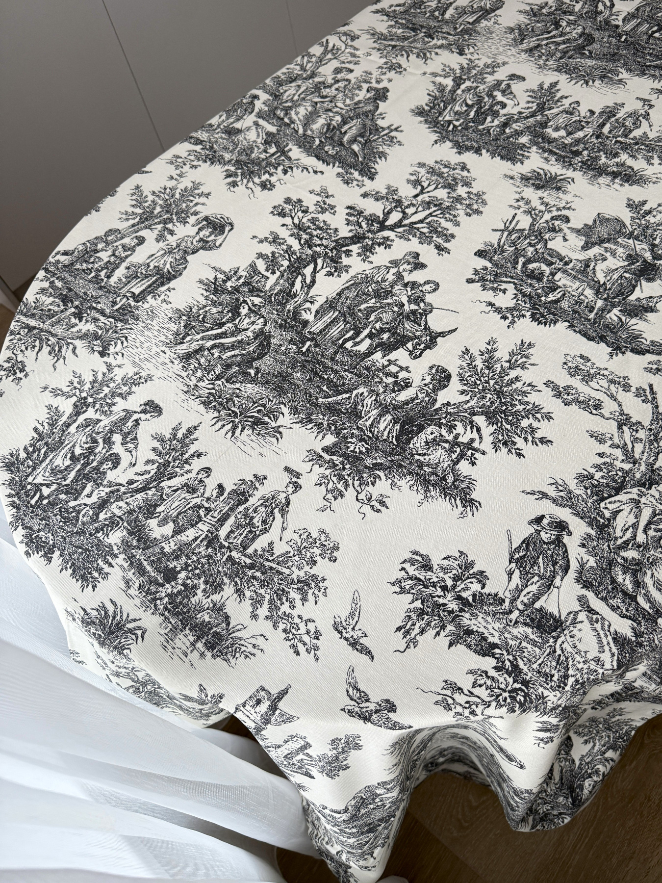 Скатертина столова із брудо- та водовідштовхувальною дією в стилі бохо сірого кольору Ecotton модель 25023 Фото