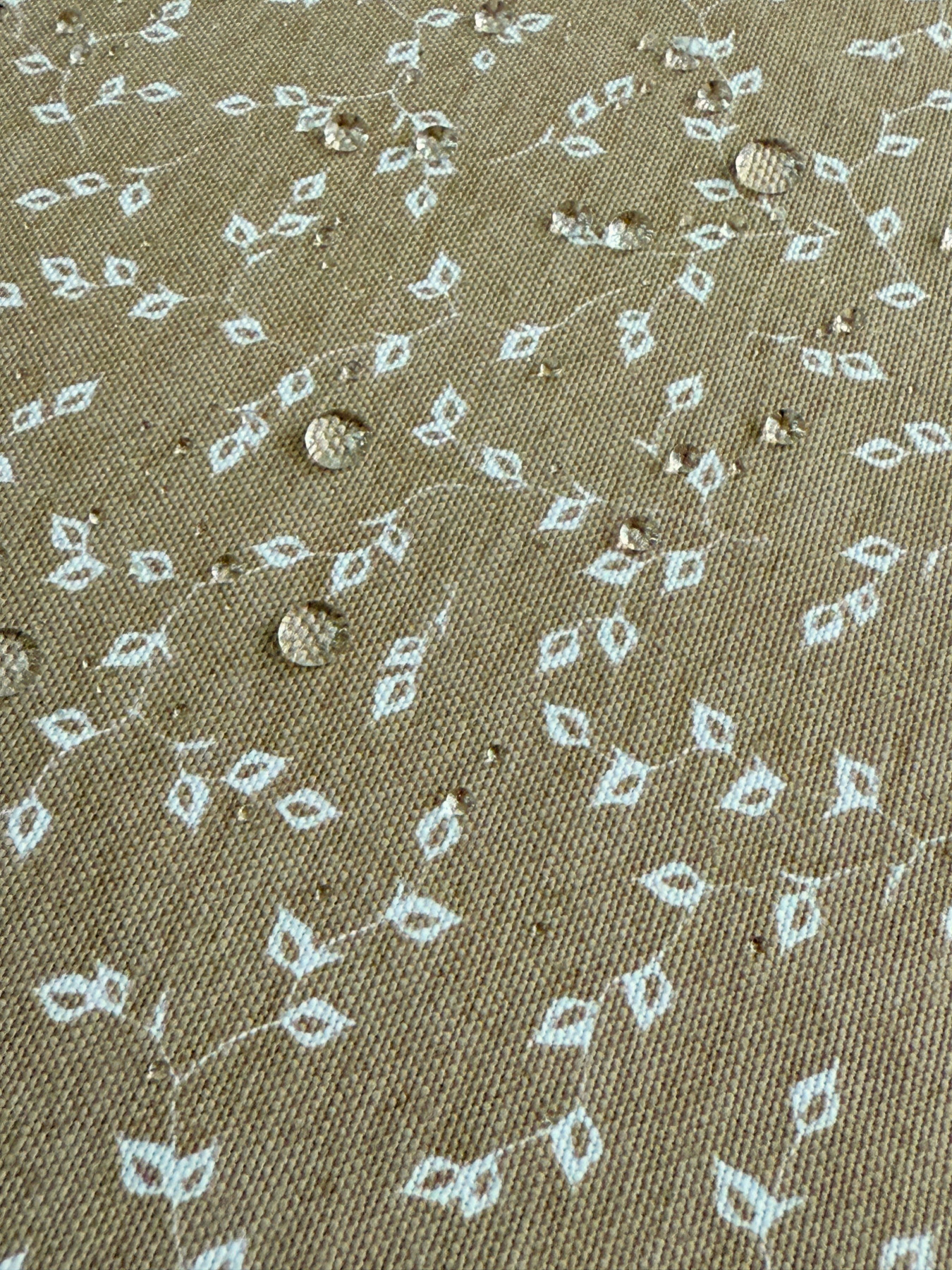 Скатертина столова із брудо- та водовідштовхувальною дією кремового кольору Ecotton модель 25022 Фото