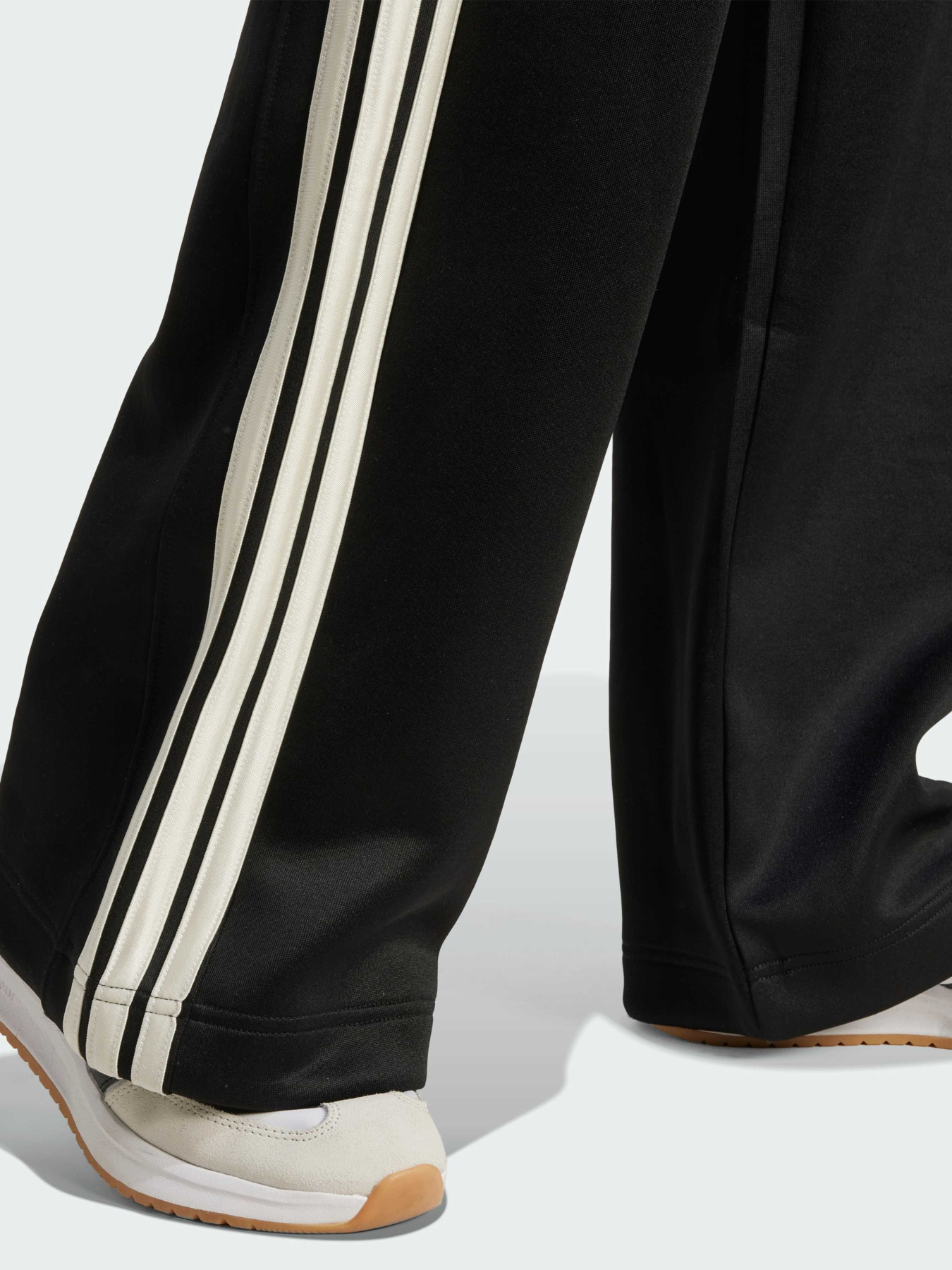 Брюки повседневные Adidas модель JL6995 Фото