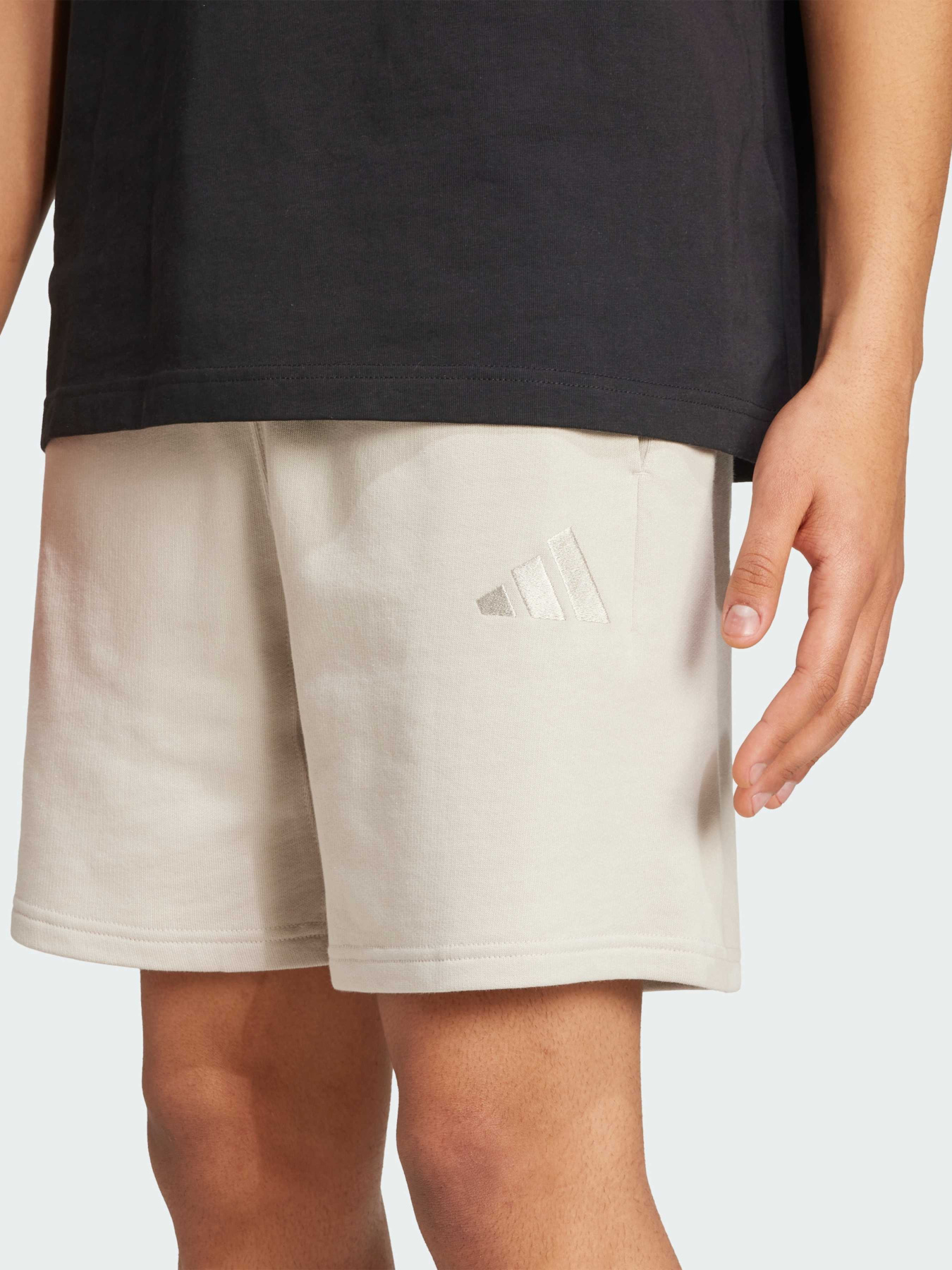 Повсякденні шорти Adidas модель JY5005 Фото