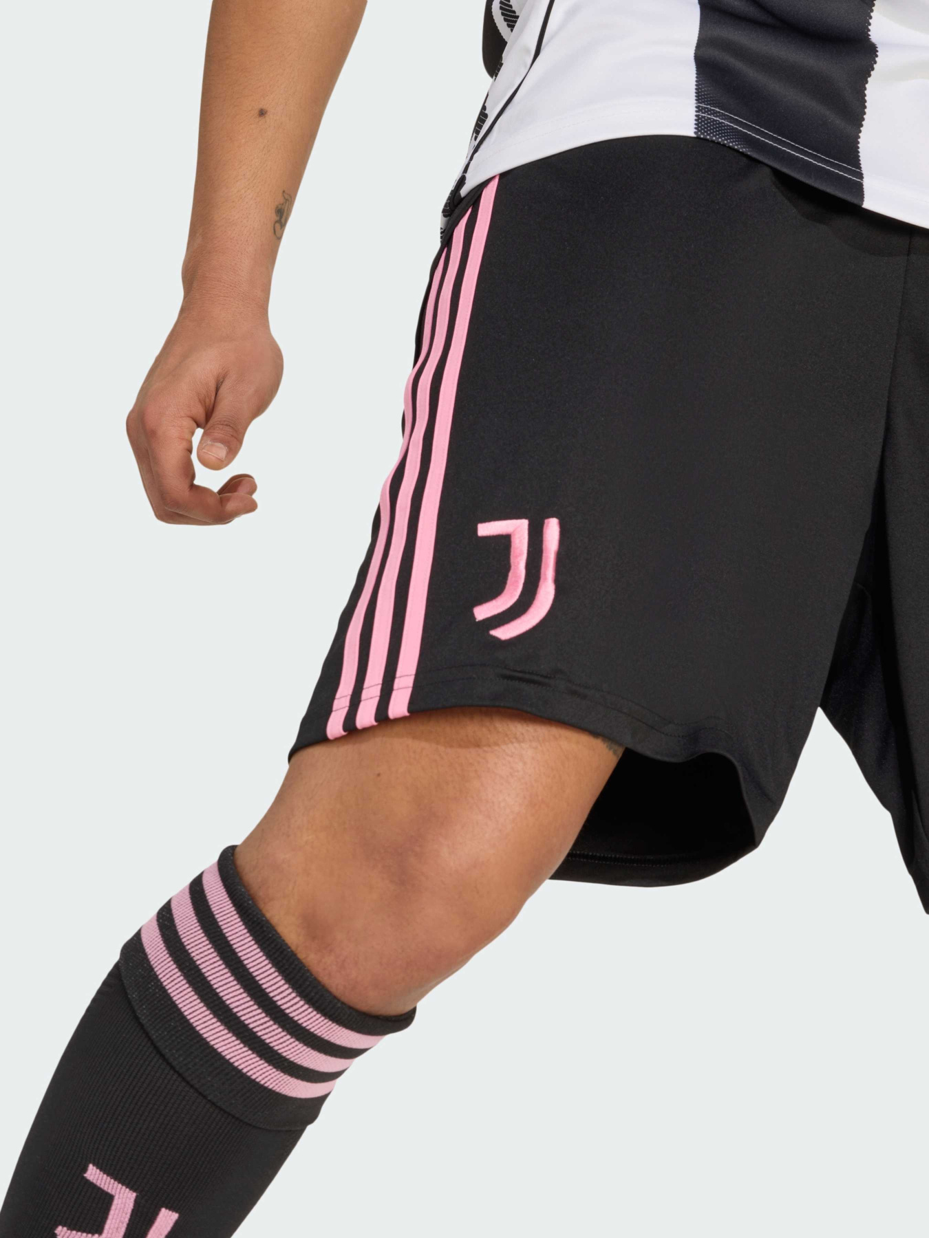 Спортивні шорти Adidas модель JV5830 Фото