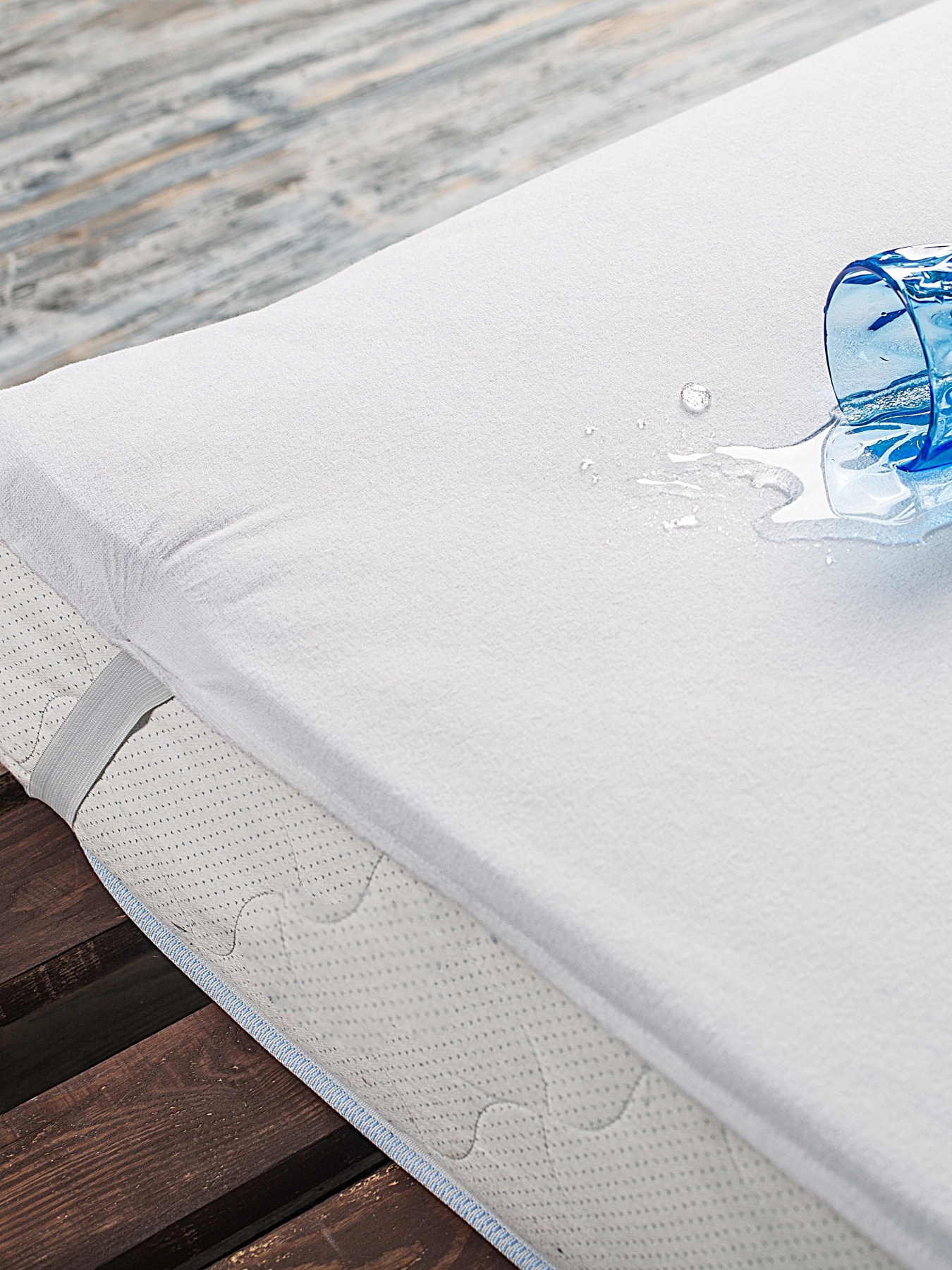 Наматрасник Aqua-stop водонепроницаемый с резинкой по углам махровый Ecotton модель 19682 Наматрасник Aqua-stop водонепроницаемый с резинкой по углам махровый Ecotton модель 19682 Фото