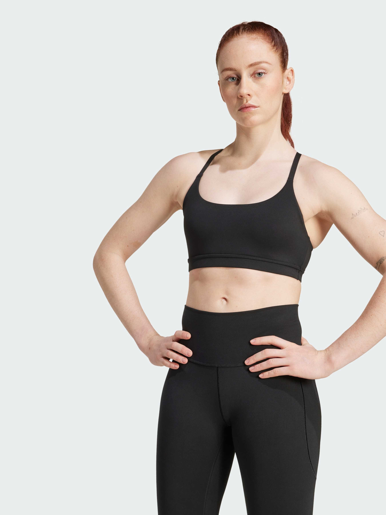 Топ спортивный Adidas модель JL5480 Фото