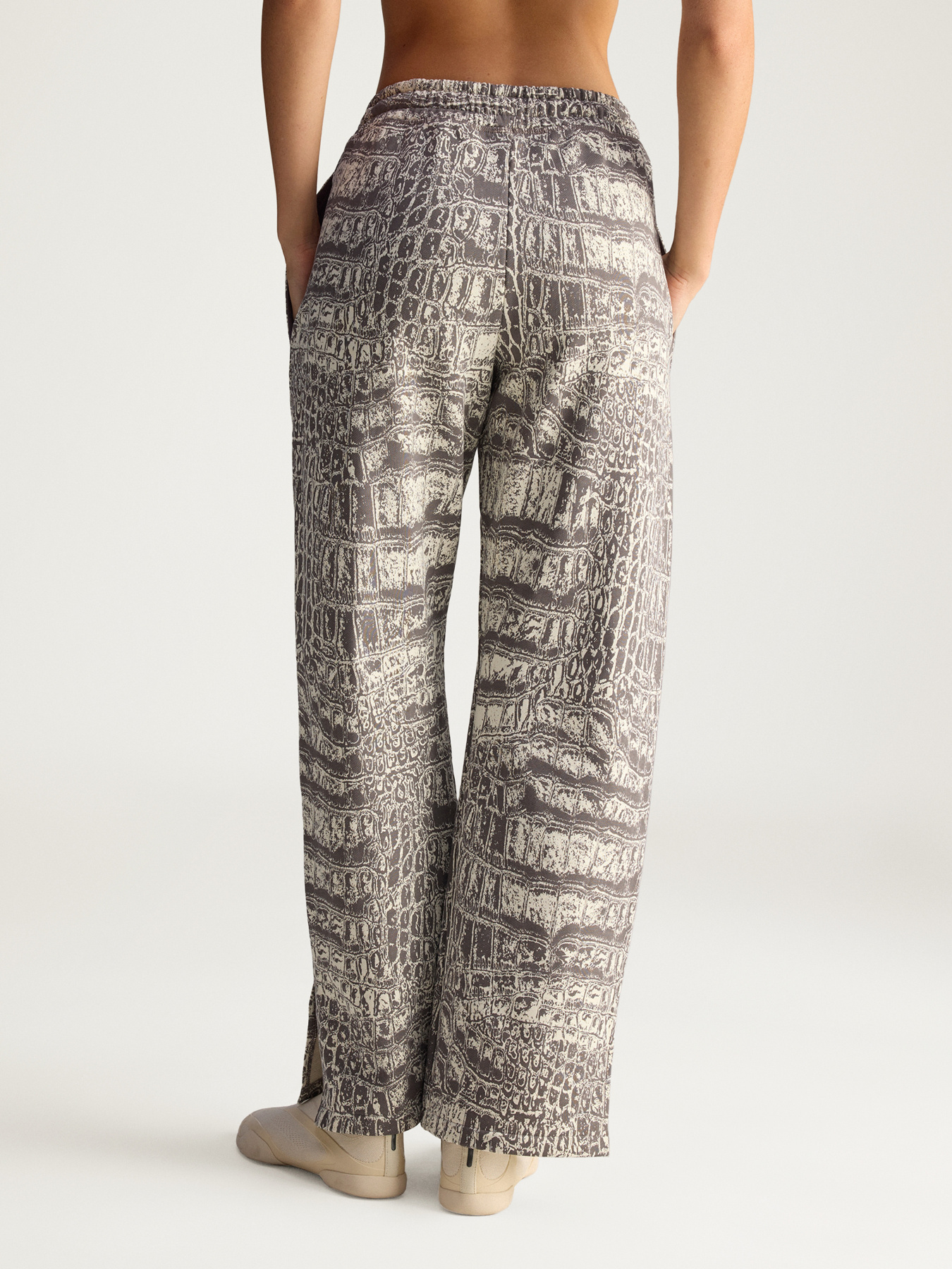 Повсякденні штани Adidas модель JW4649 Фото