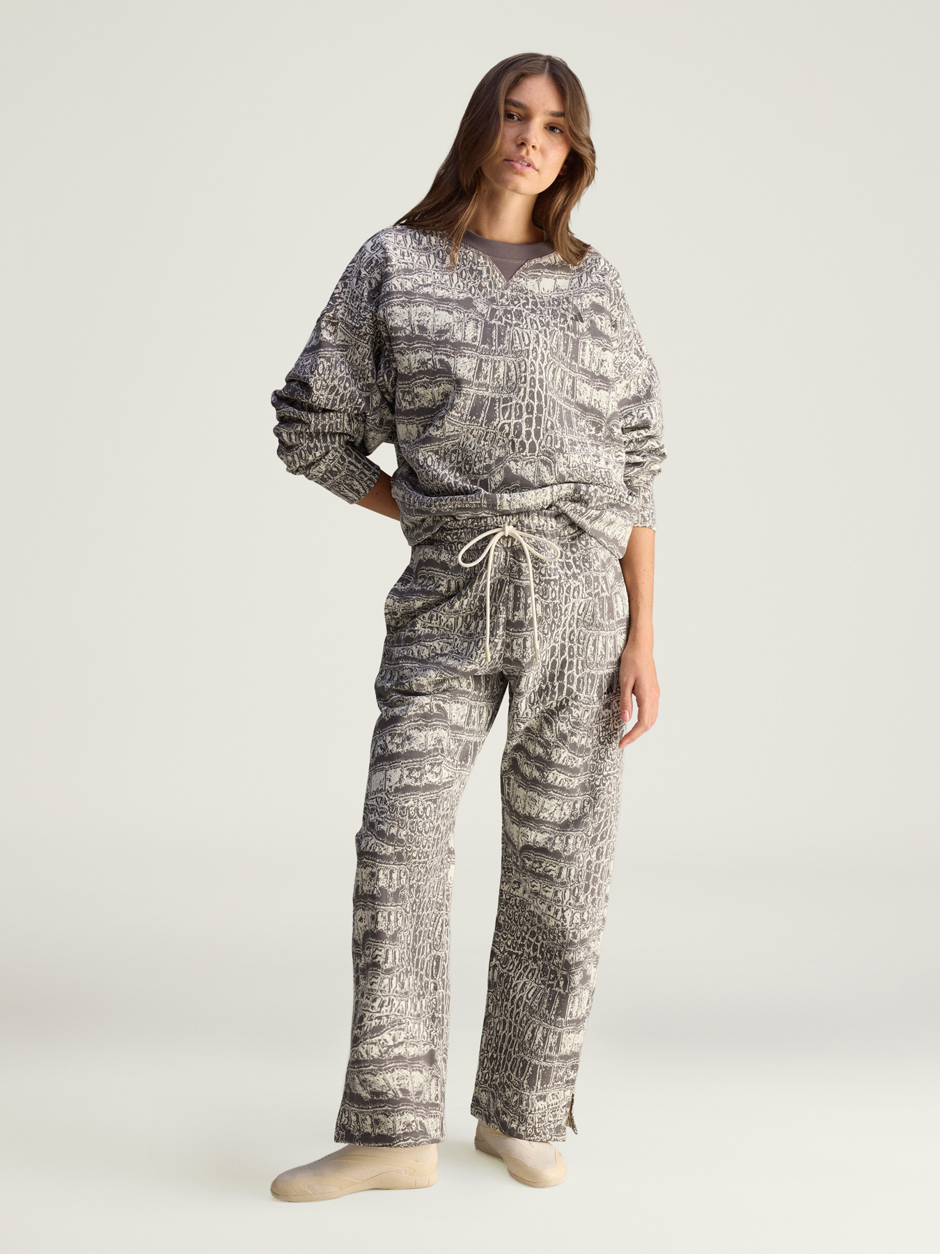 Повсякденні штани Adidas модель JW4649 Фото