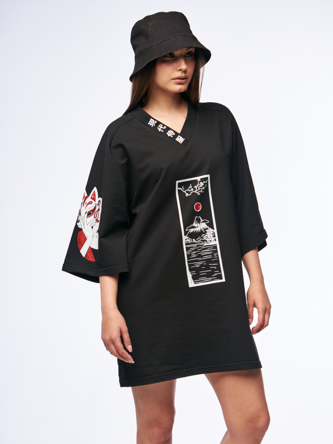 Платье-футболка TUR модель 000012279 Платье-футболка TUR модель 000012279 Фото