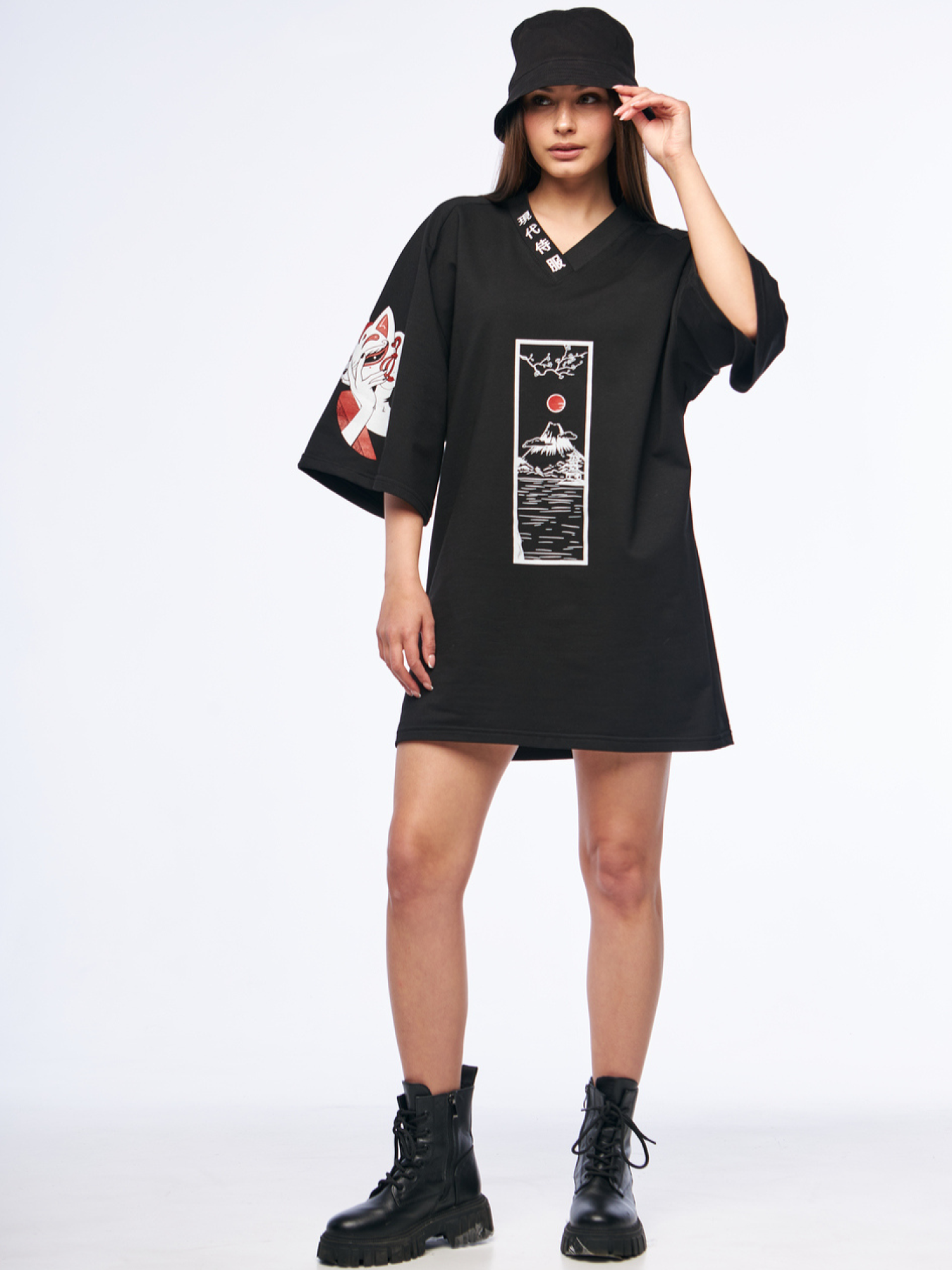 Платье-футболка TUR модель 000012279 Платье-футболка TUR модель 000012279 Фото