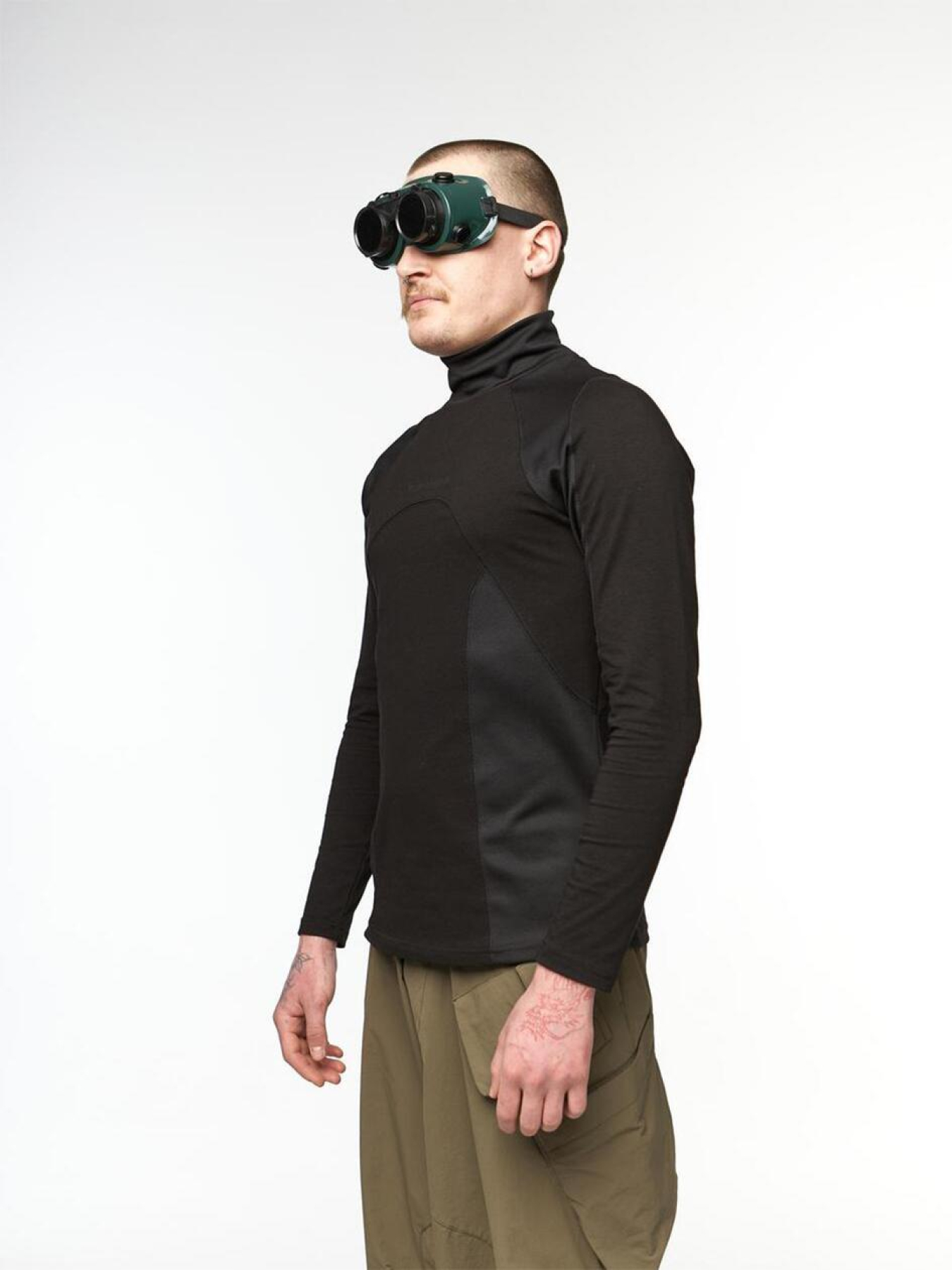 Лонгслів TUR модель 000011844 Фото