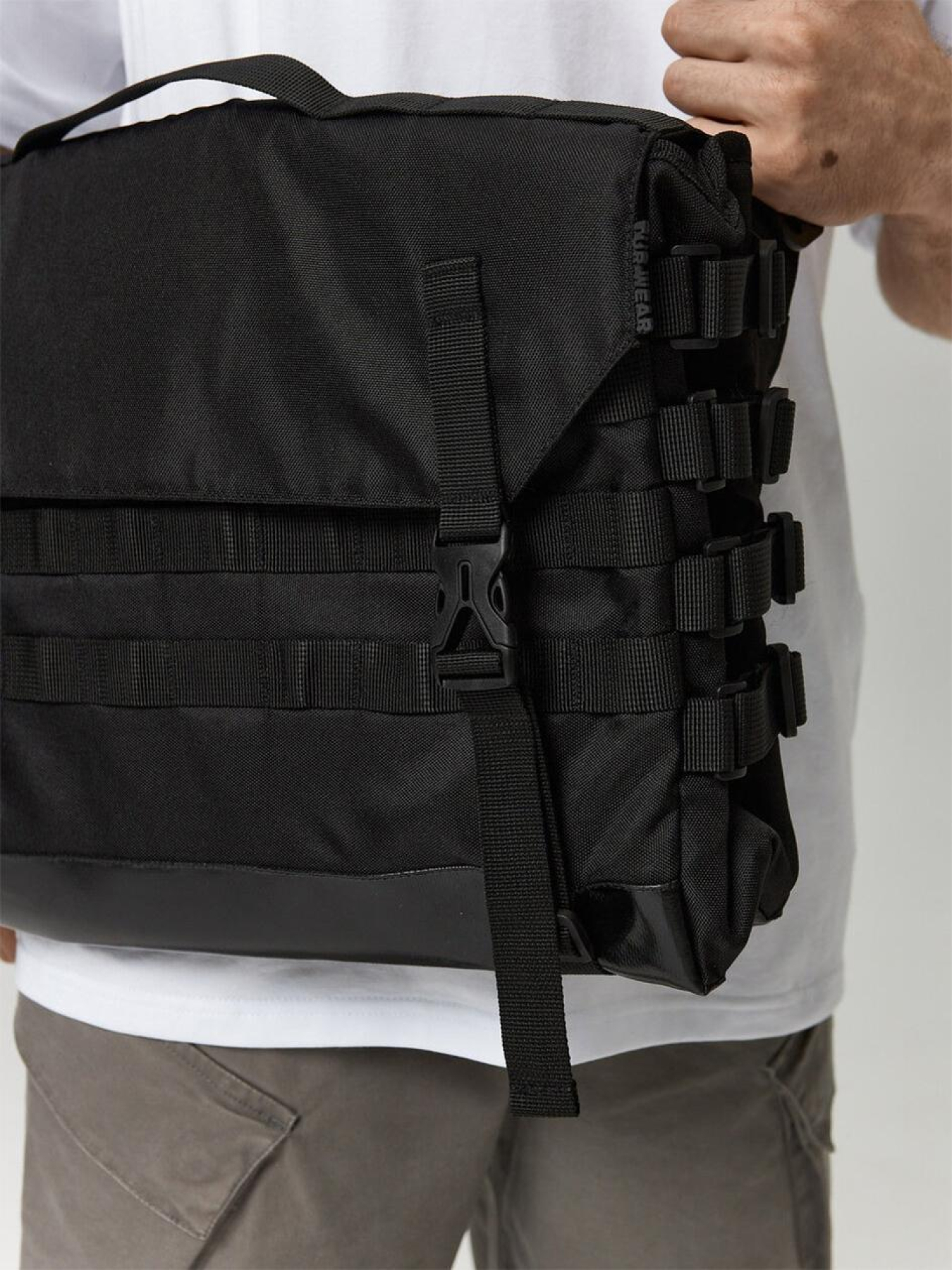 Сумка для ноутбука TUR модель 00001840-чорний Фото