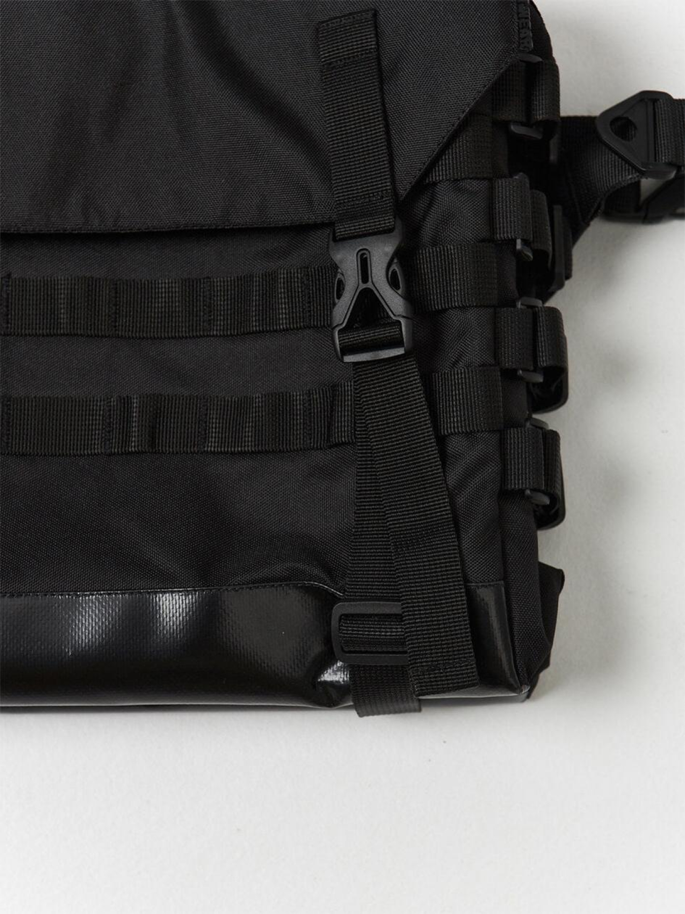 Сумка для ноутбука TUR модель 00001840-чорний Фото