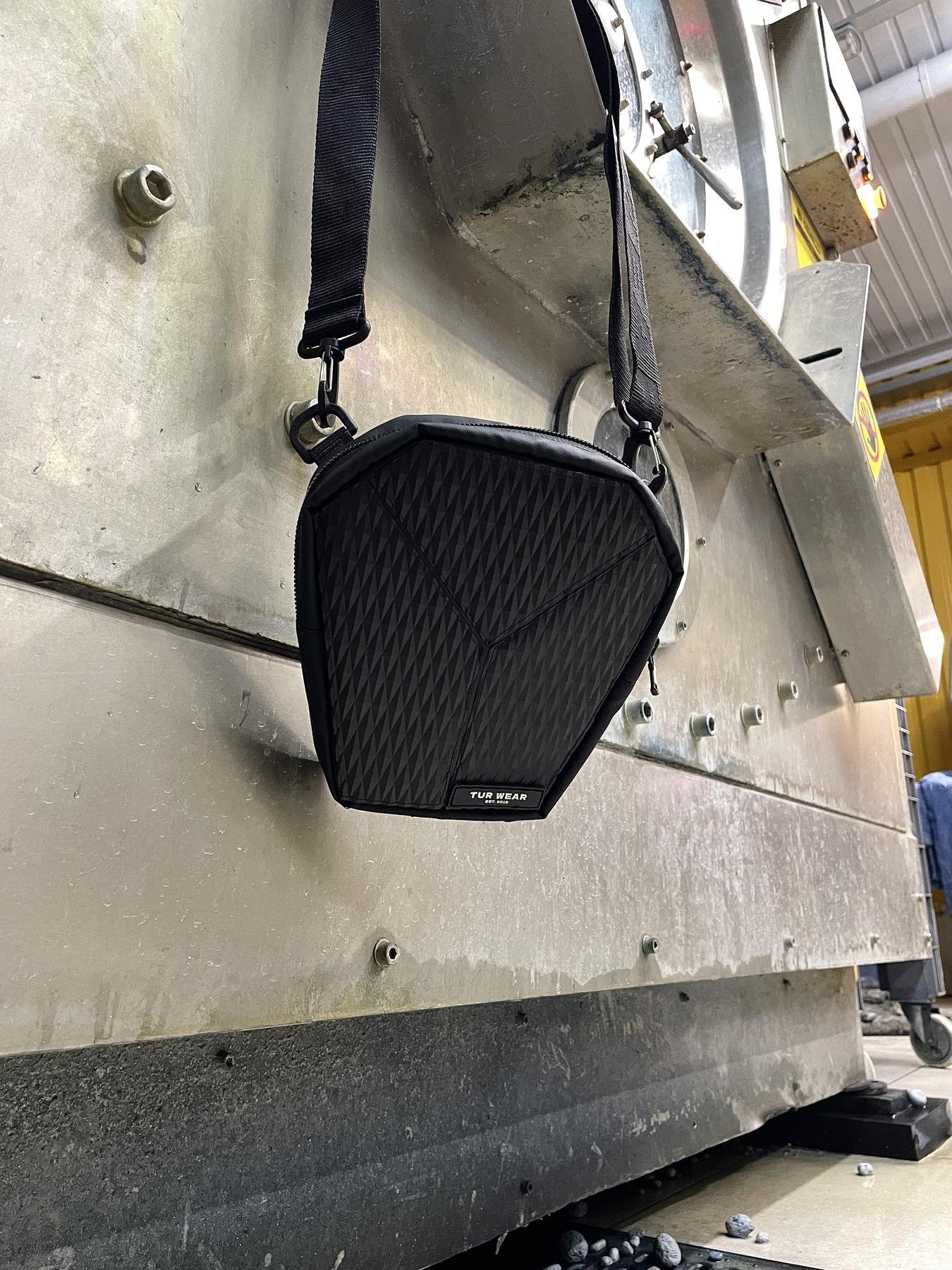 Мессенджер TUR модель 00004035-чорний Фото