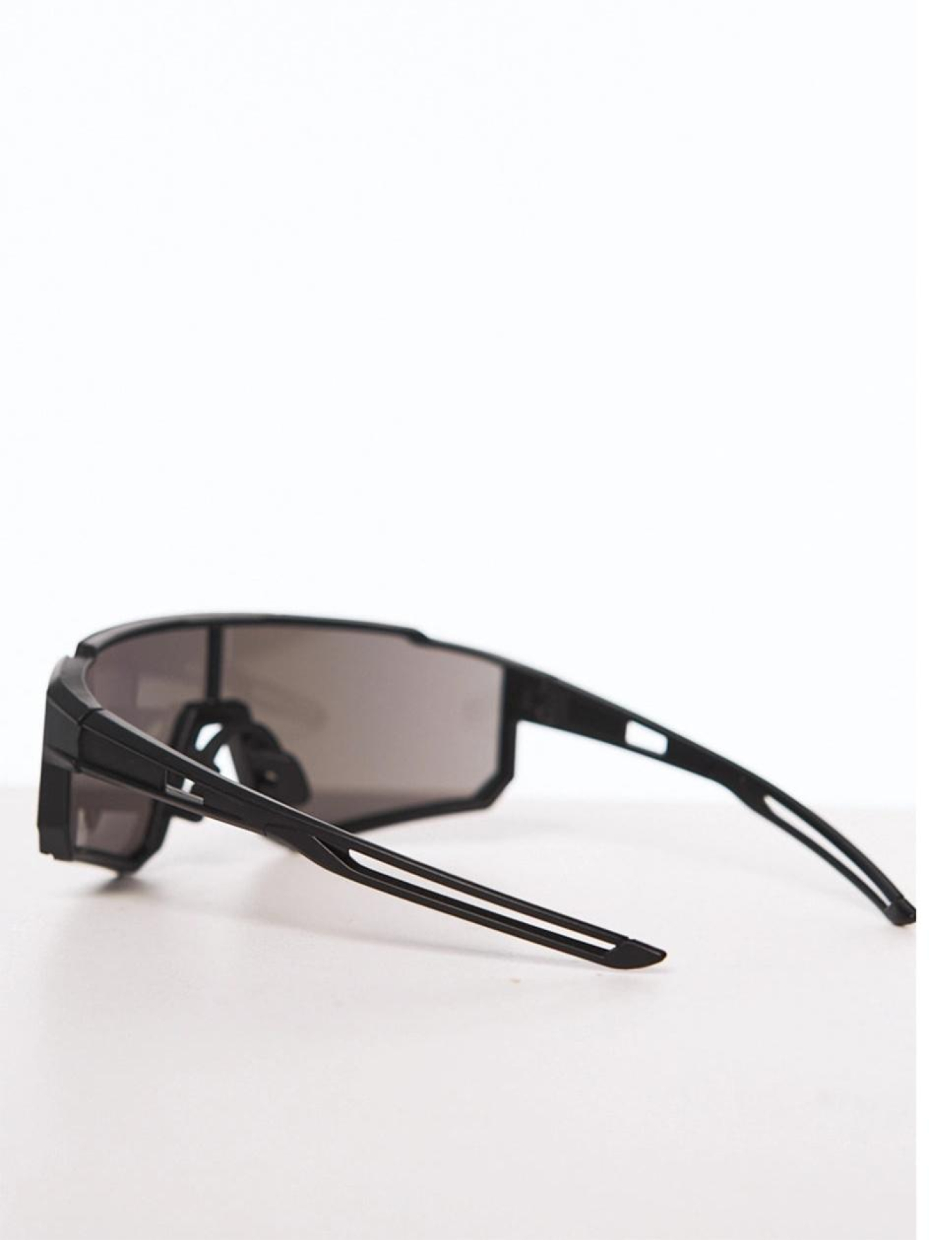 Очки TUR модель 00005465-чорний Фото