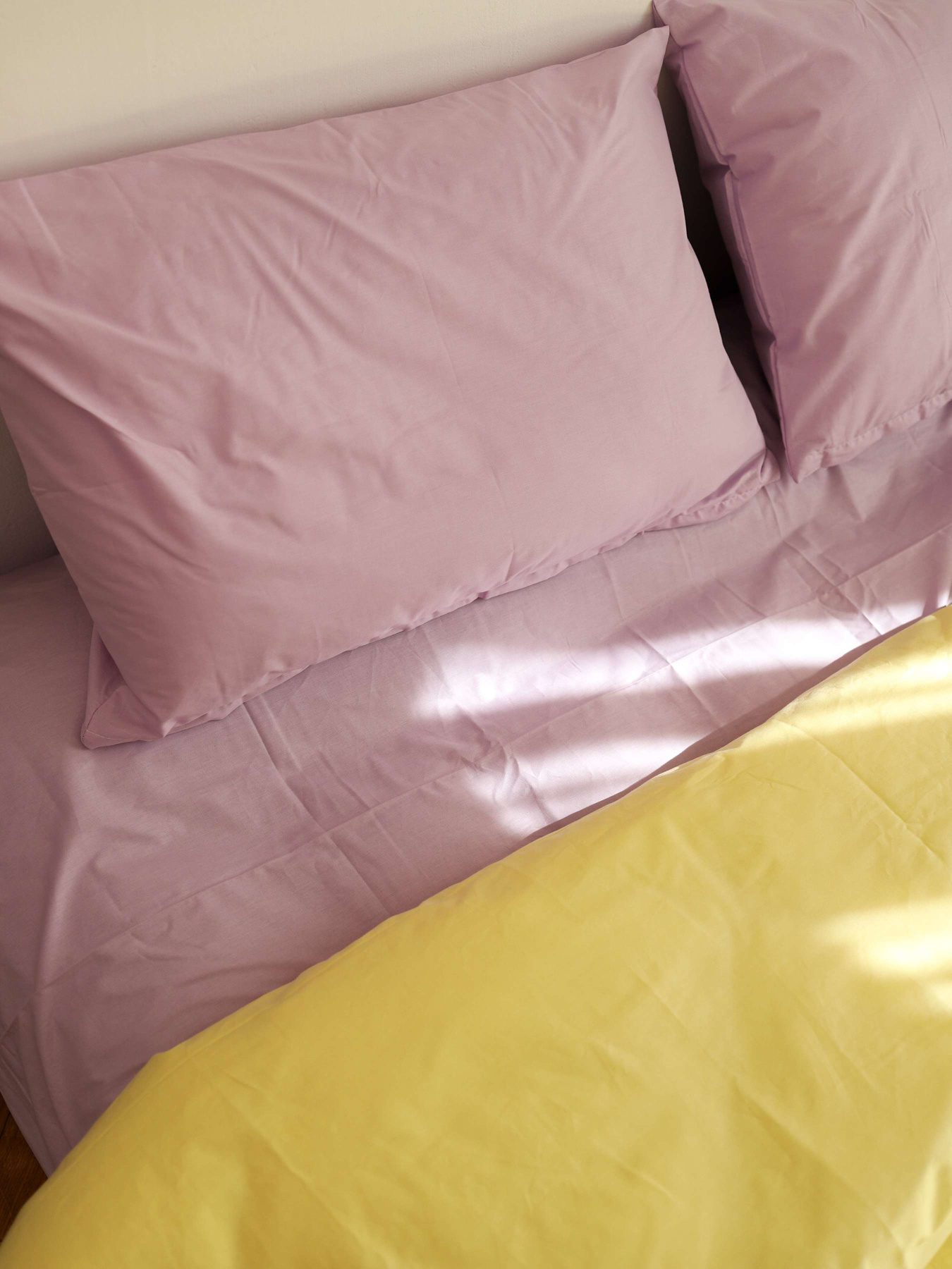 Комплект постельного белья из ткани ранфорс фиалковый+лимонный BedclozZzes модель 12123 Фото