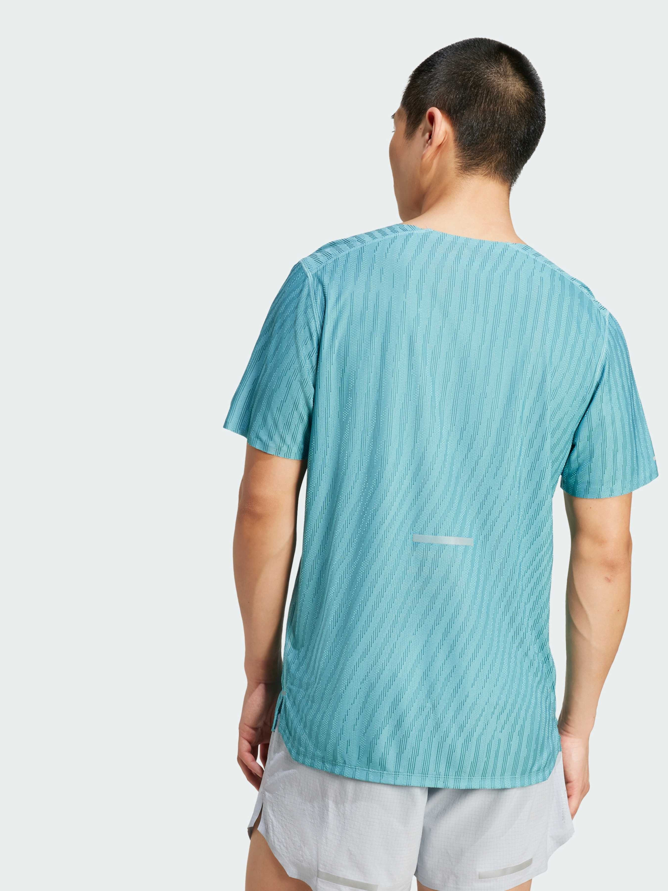 Спортивная футболка Adidas модель JP3851 Спортивная футболка Adidas модель JP3851 Фото