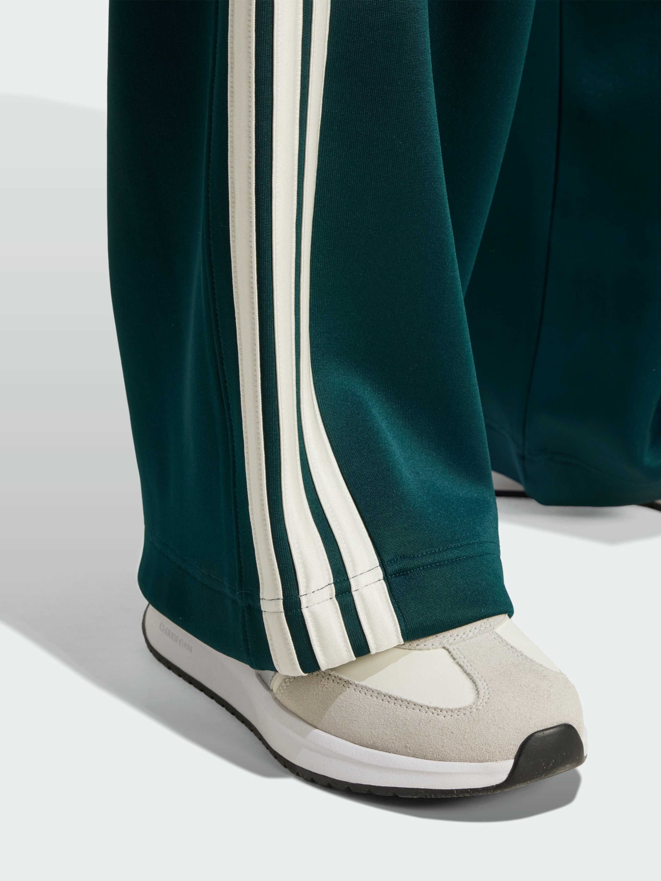 Повсякденні штани Adidas 3 Stripes модель JW0529 Фото