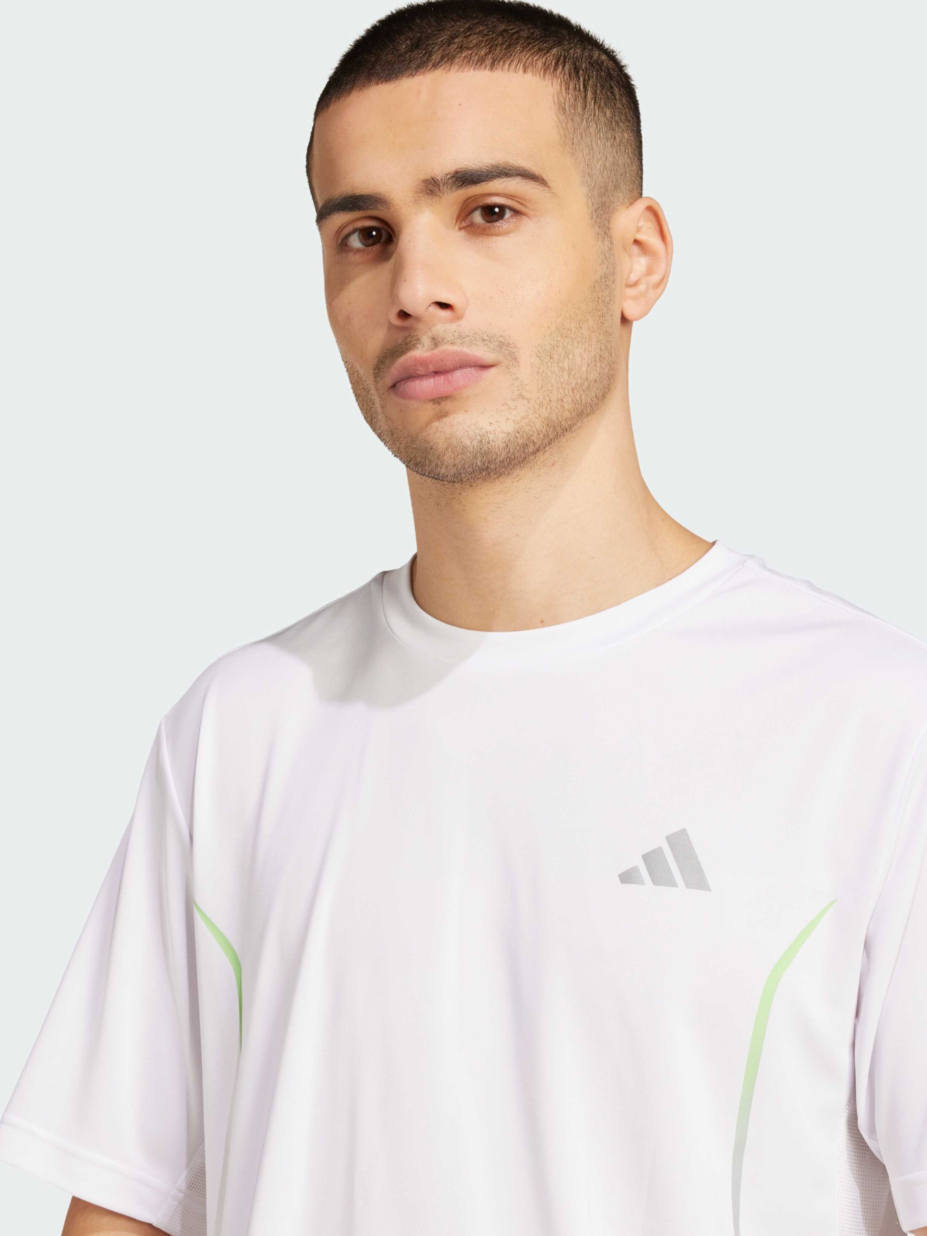 Спортивная футболка Adidas модель JZ8489 Спортивная футболка Adidas модель JZ8489 Фото