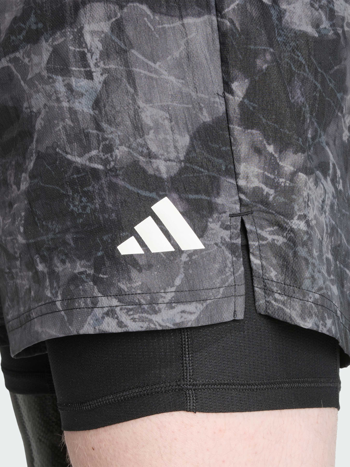 Спортивні шорти Adidas модель JN9680 Фото