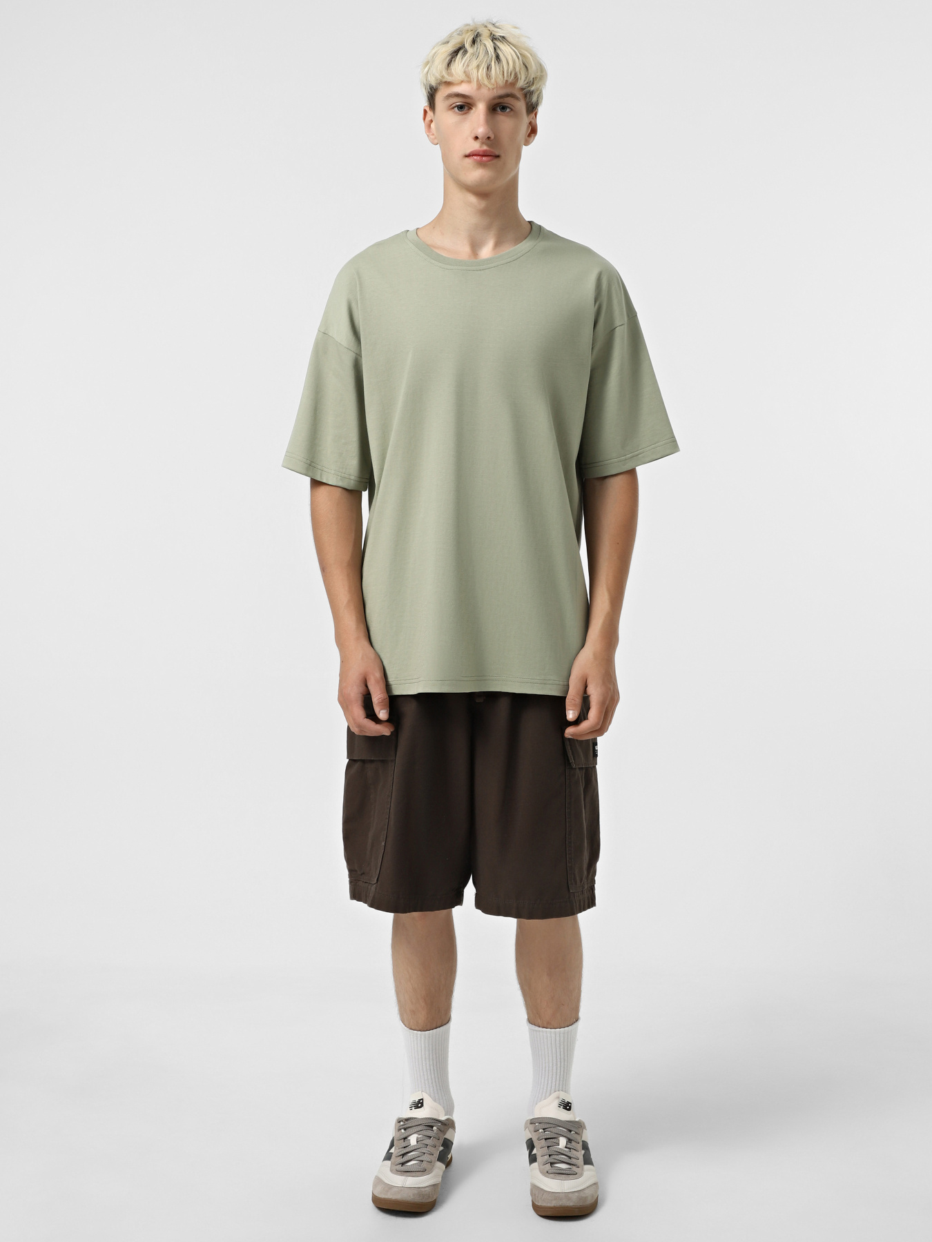 Футболка Ейсік Оверсайз модель Temno_Bezheva Фото