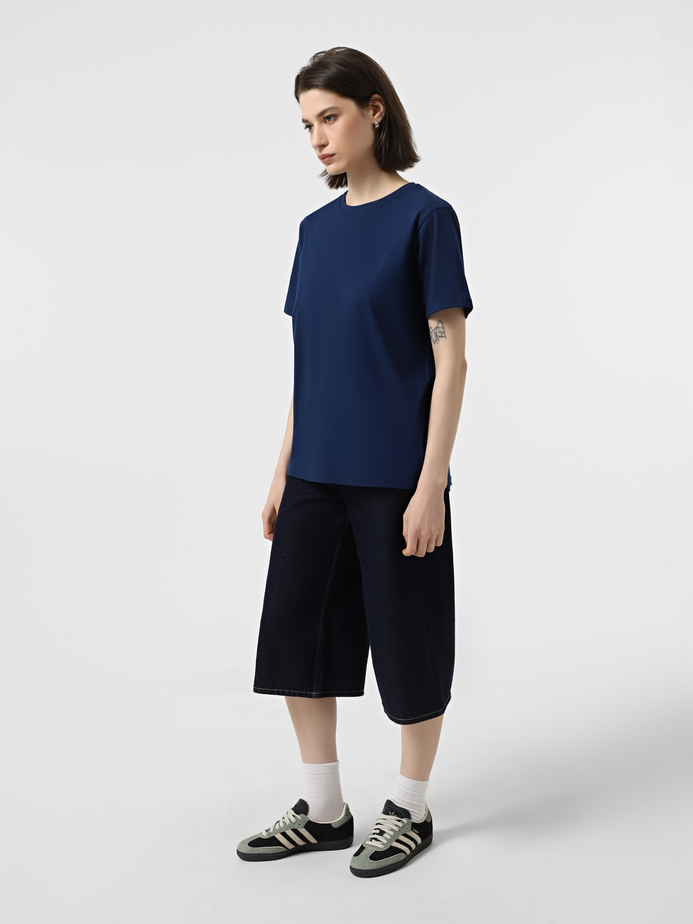 Футболка Ейсік Оверсайз модель Temno_Sunya Фото