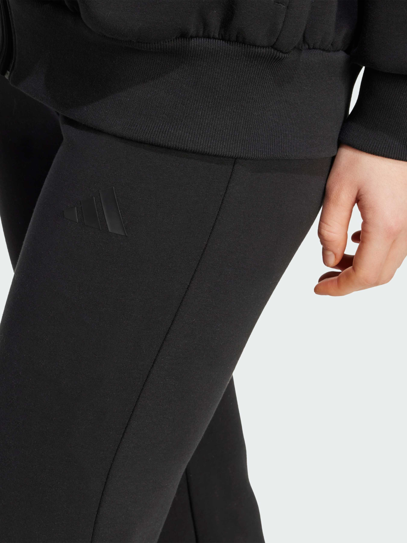 Повсякденні штани Adidas модель JM3757 Фото