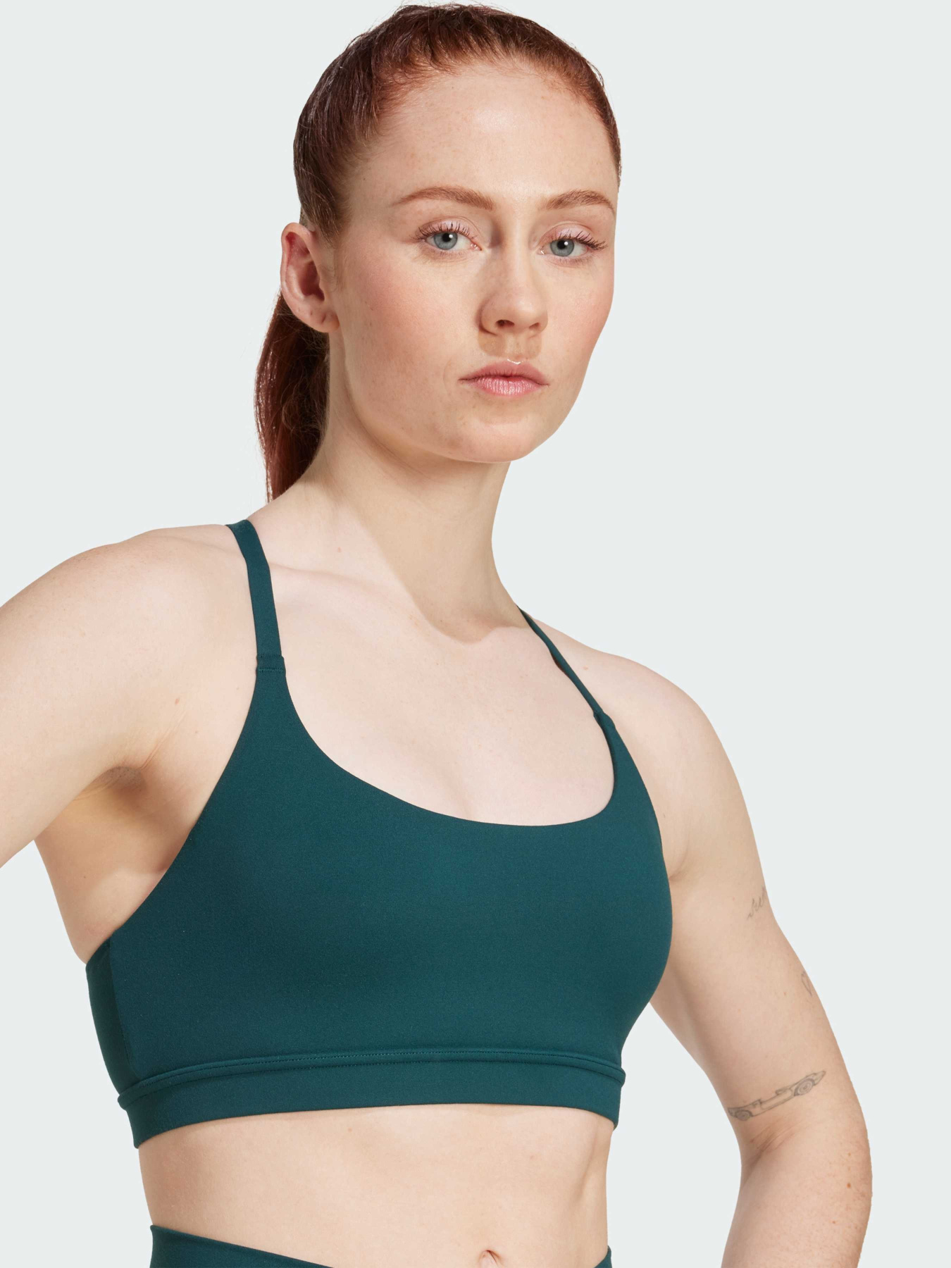 Топ спортивный Adidas модель JW5136 Фото