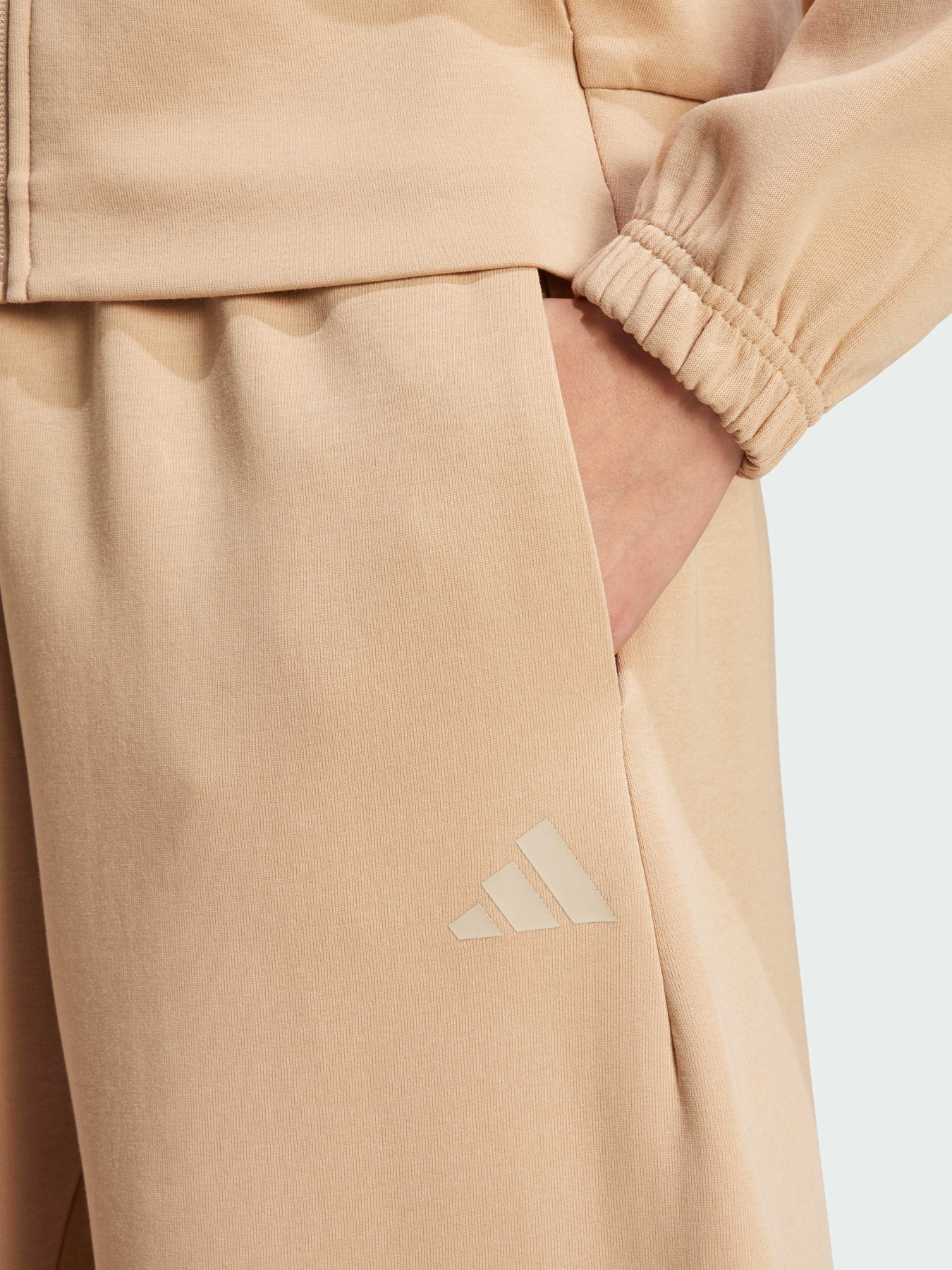 Повсякденні штани Adidas 3 Stripes модель JW7830 Повсякденні штани Adidas 3 Stripes модель JW7830 Фото