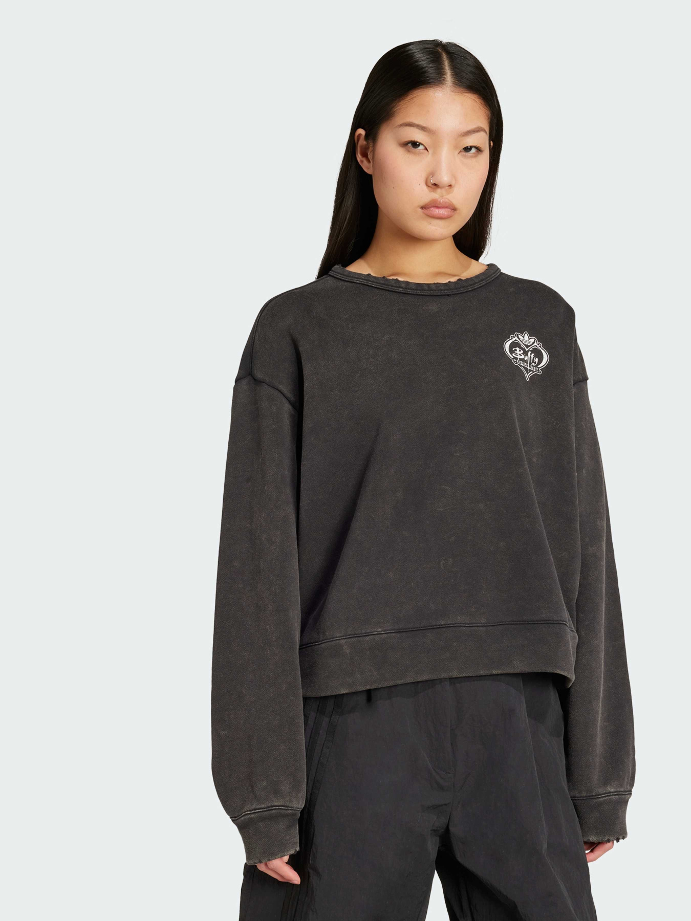 Свитшот Adidas Graphics модель JX1276 Свитшот Adidas Graphics модель JX1276 Фото