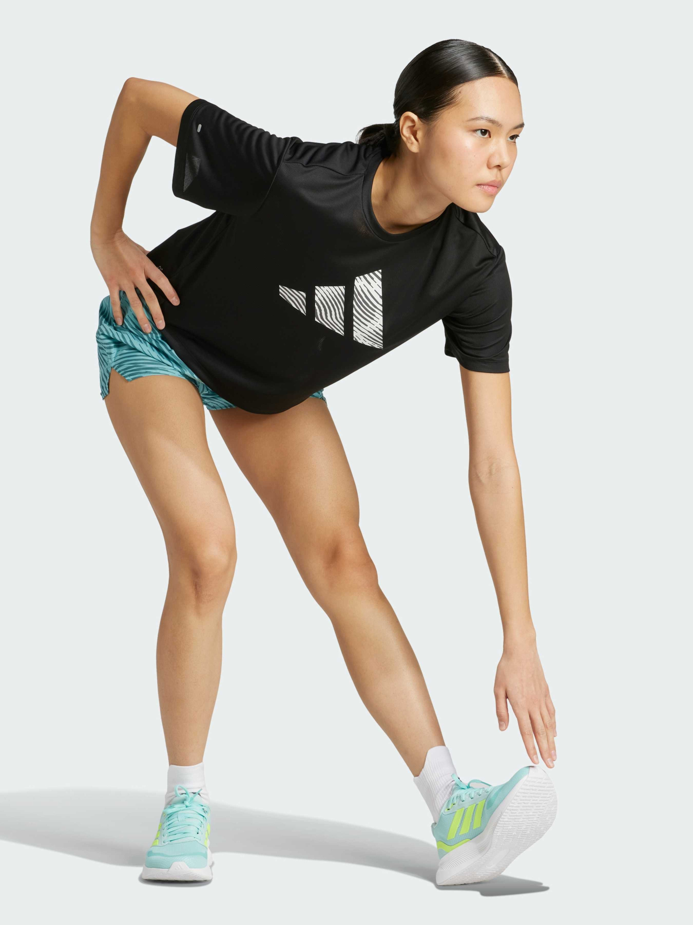 Спортивні шорти Adidas модель JN6142 Фото