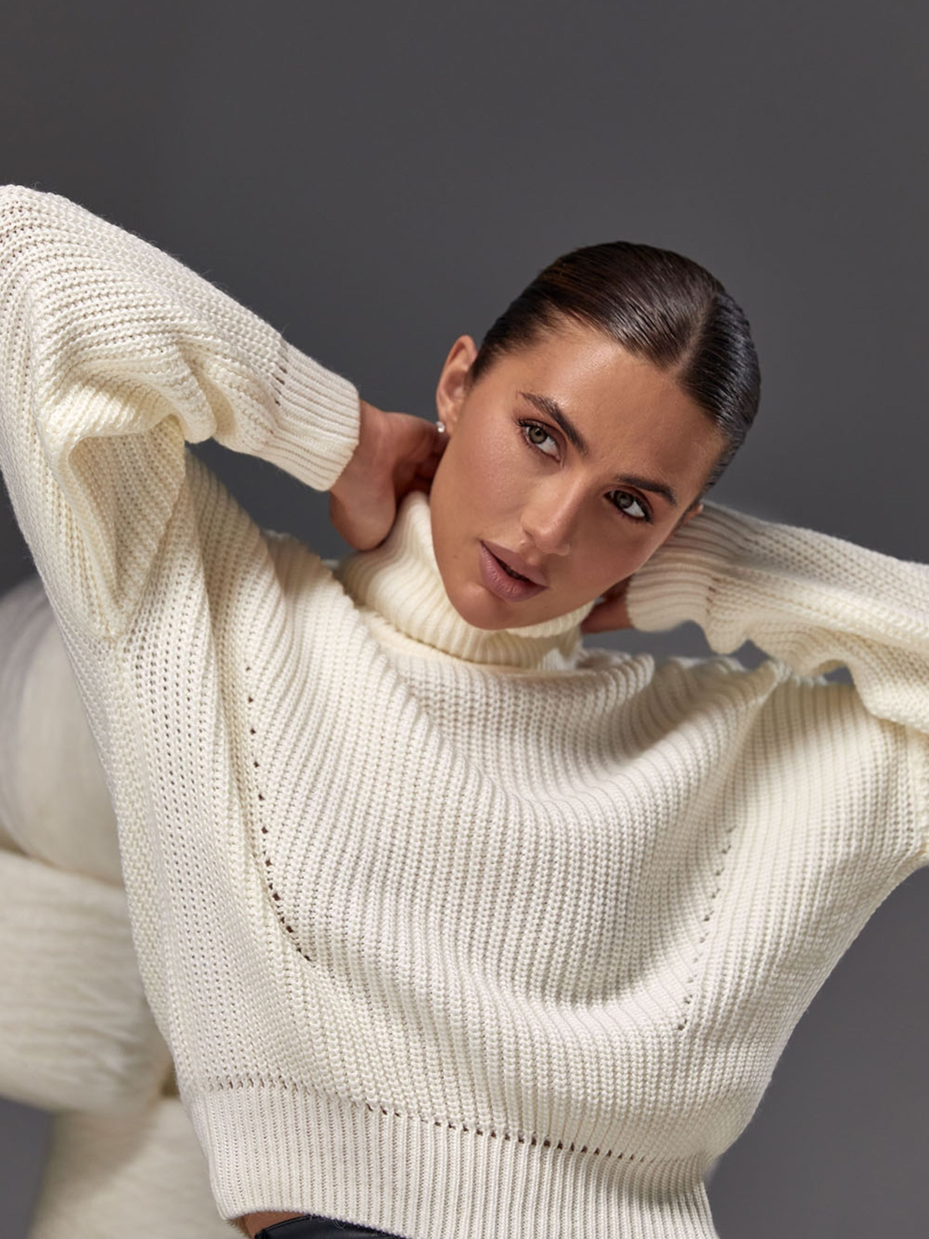 Свитер TrikoBakh модель 2481-moloko Фото