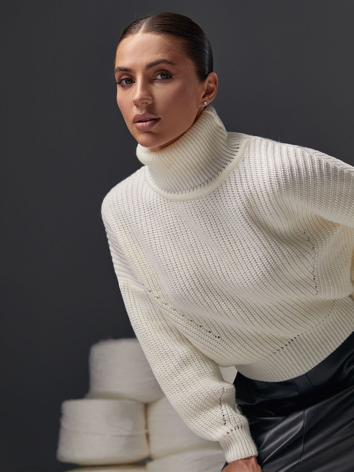 Свитер TrikoBakh модель 2481-moloko Фото