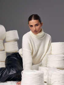 Свитер TrikoBakh модель 2481-moloko Фото