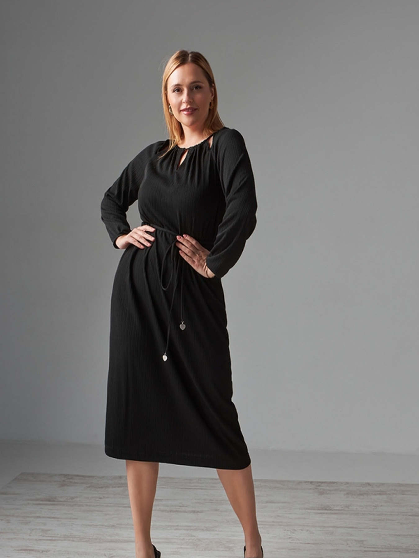 Сукня міді TrikoBakh модель 1797-chornij Фото