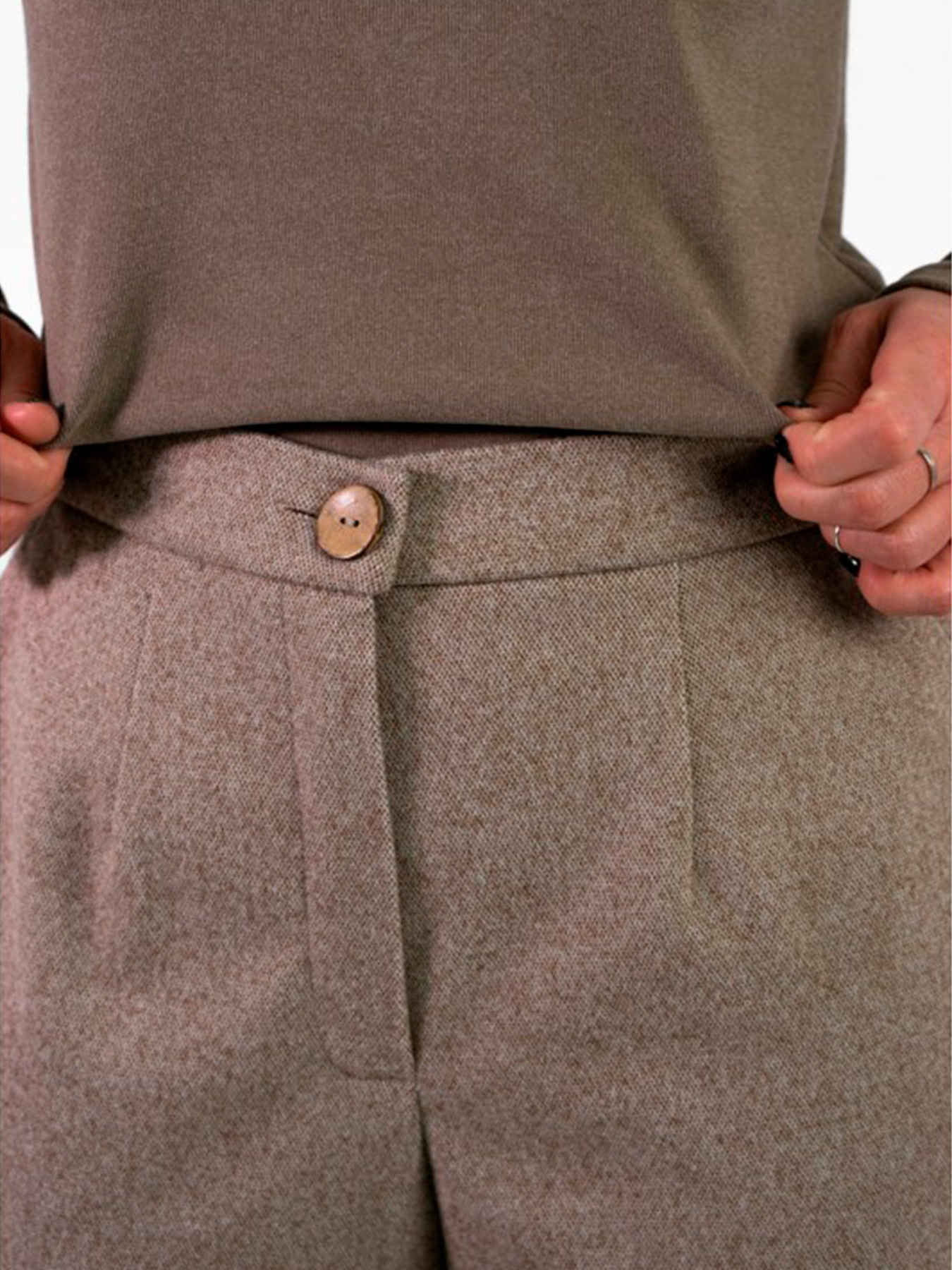 Брюки повседневные Nita модель bryuki-ayna-369-23-pesok-f Фото