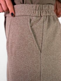 Брюки повседневные Nita модель bryuki-ayna-369-23-pesok-f Фото