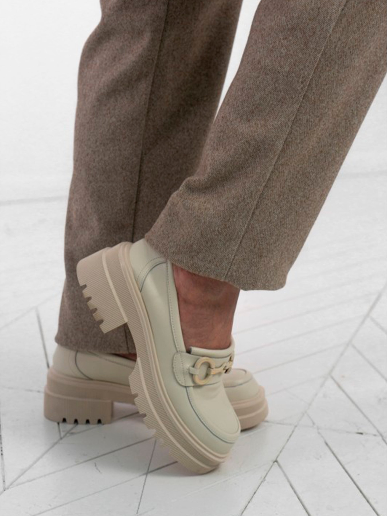 Повсякденні штани Nita модель bryuki-ayna-369-23-pesok-f Фото