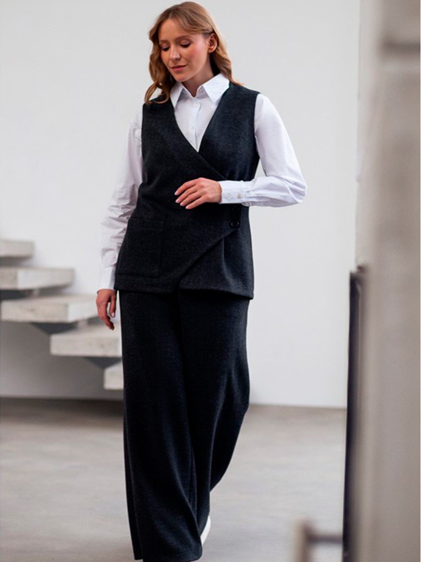 Класичний жилет Nita модель zhilet-antracit-antracit Фото