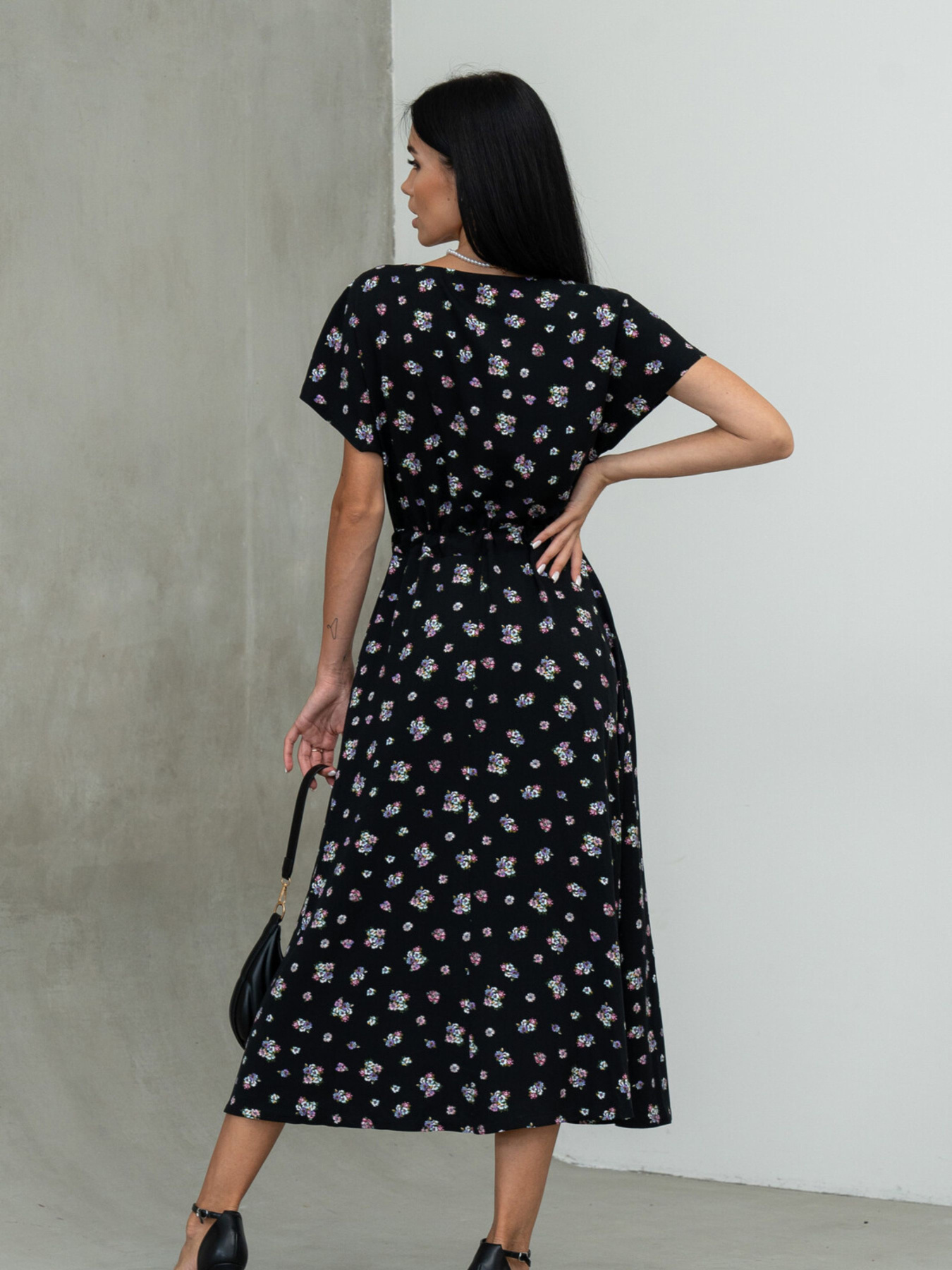 Платье миди RiMari модель 1521-chornij-kvti Фото