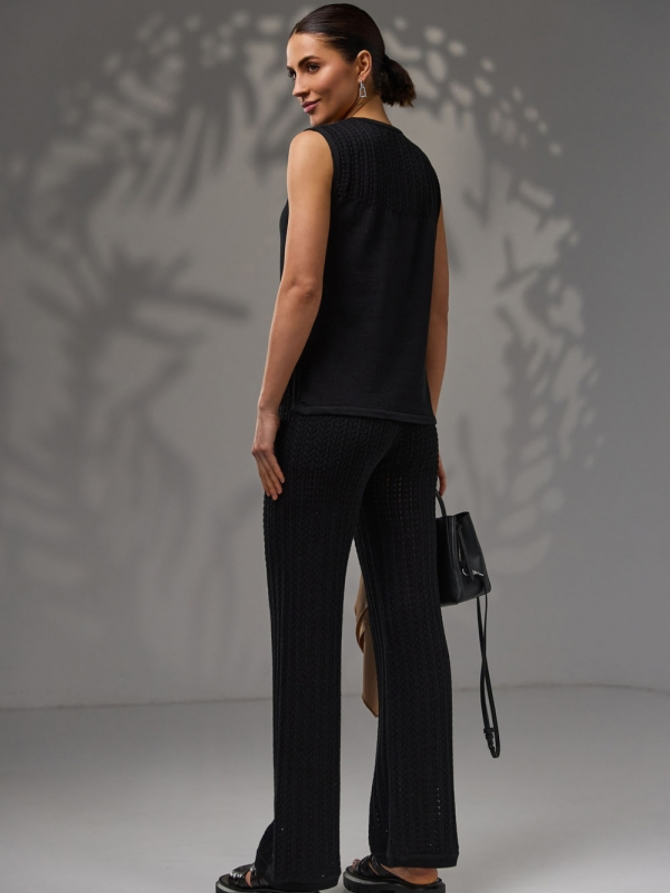 Повседневные штаны TrikoBakh модель 2462-chornij Повседневные штаны TrikoBakh модель 2462-chornij Фото