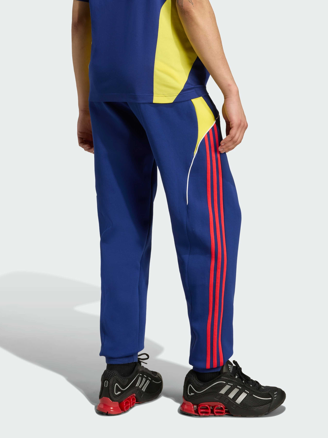 Спортивні штани Adidas модель JM9401 Спортивні штани Adidas модель JM9401 Фото