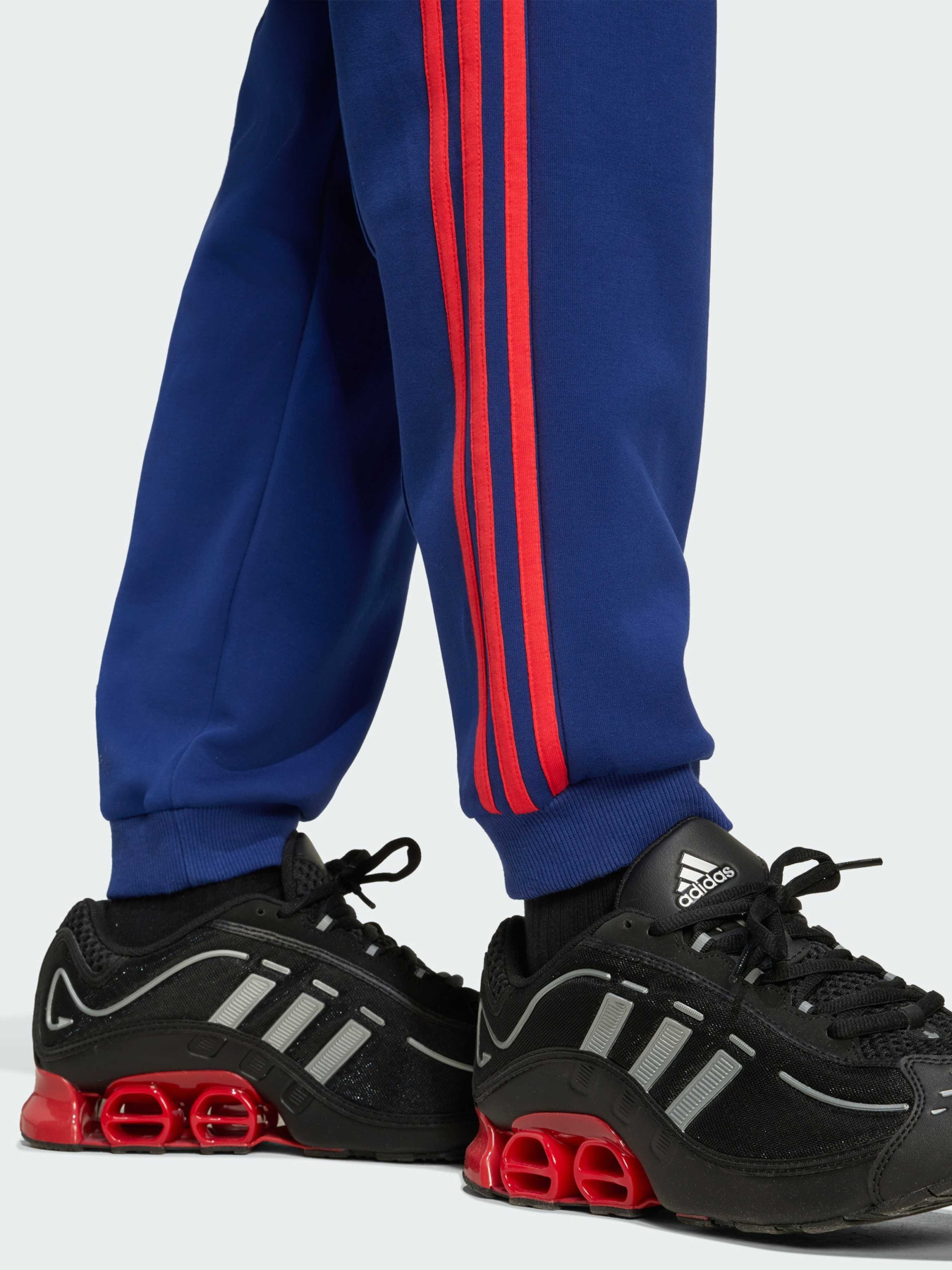 Спортивні штани Adidas модель JM9401 Спортивні штани Adidas модель JM9401 Фото