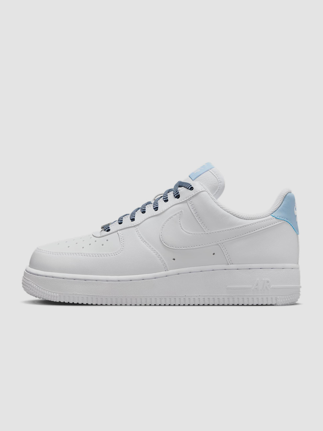 Кросівки NIKE Air Force 1 '07 модель IB7167-101 Фото
